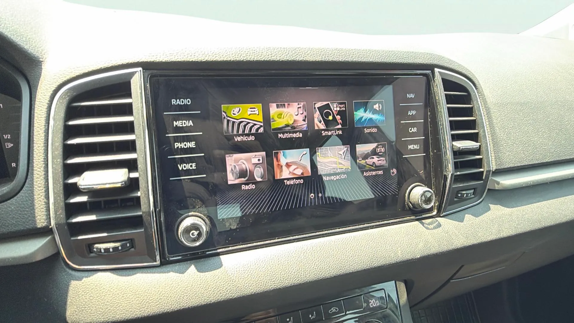 Škoda Karoq 2.0 TDI DSG 4x4 Ambition - foto 11