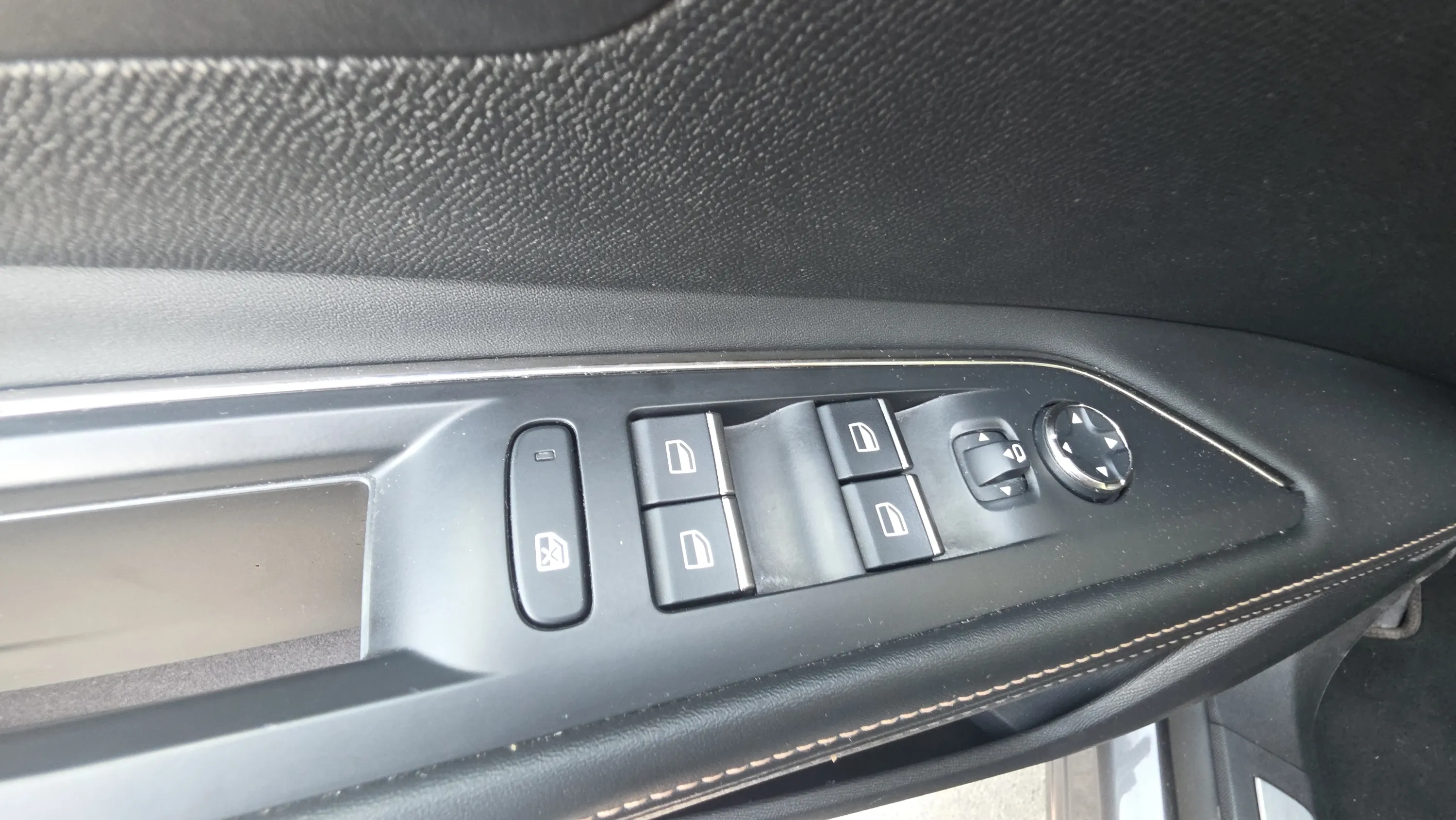 Peugeot 5008 1.5 BlueHDi GT EAT8 - foto 17