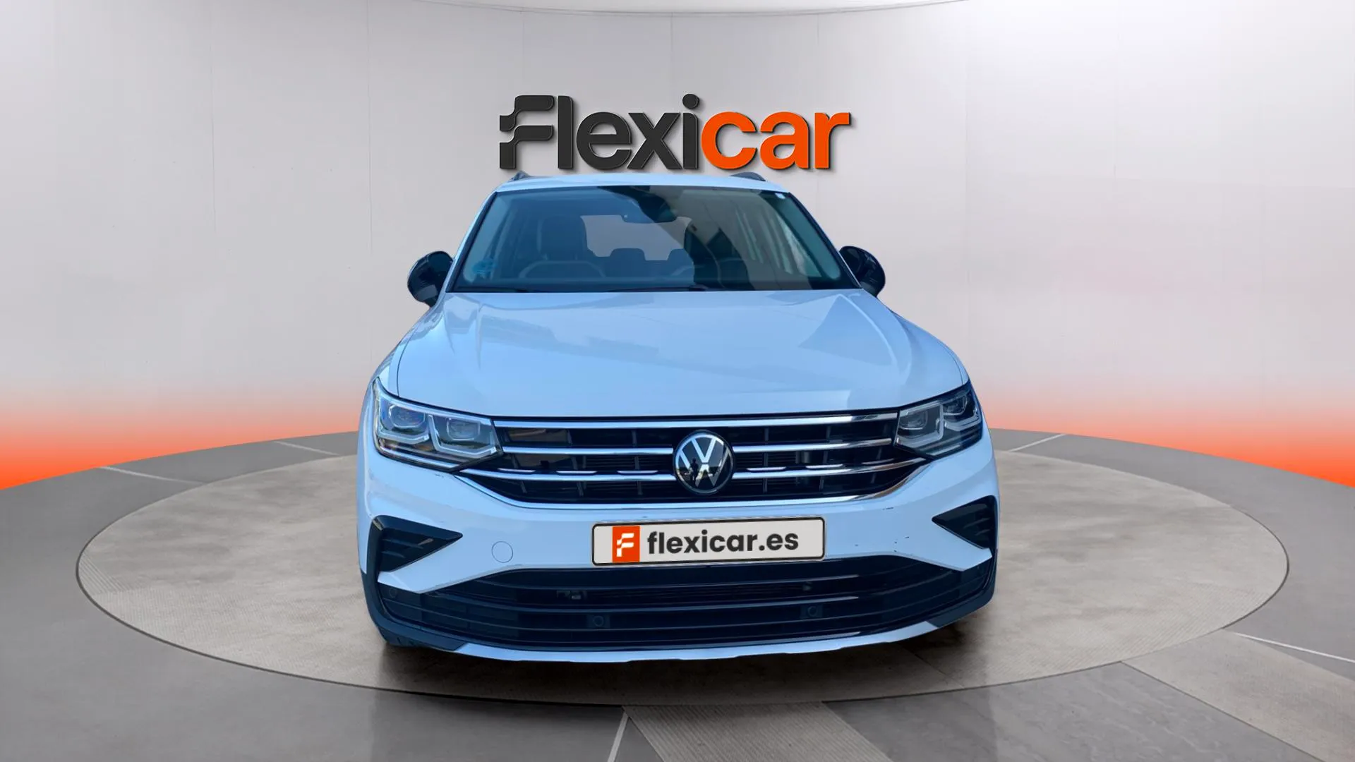 Volkswagen Tiguan Urban Sport 2.0 TDI DSG - foto 2