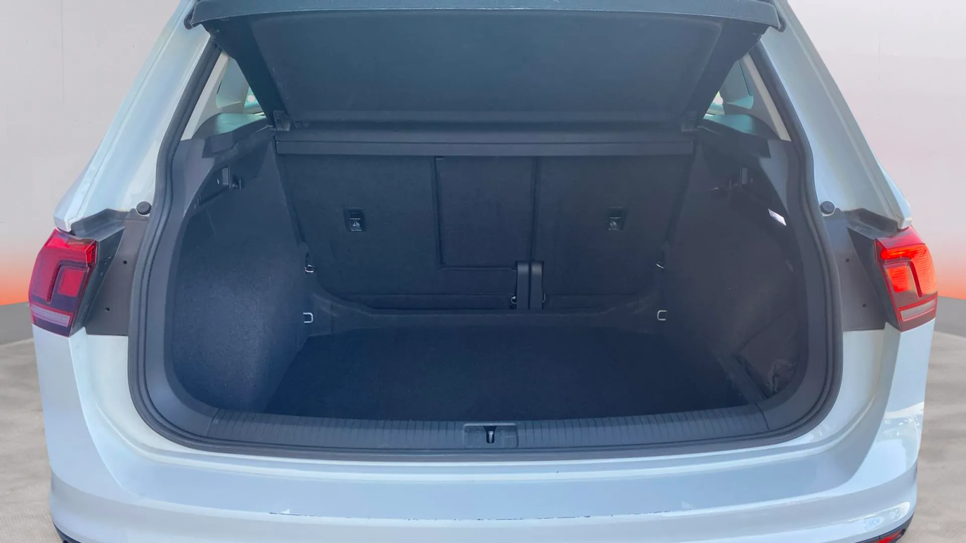 Volkswagen Tiguan Urban Sport 2.0 TDI DSG - foto 9