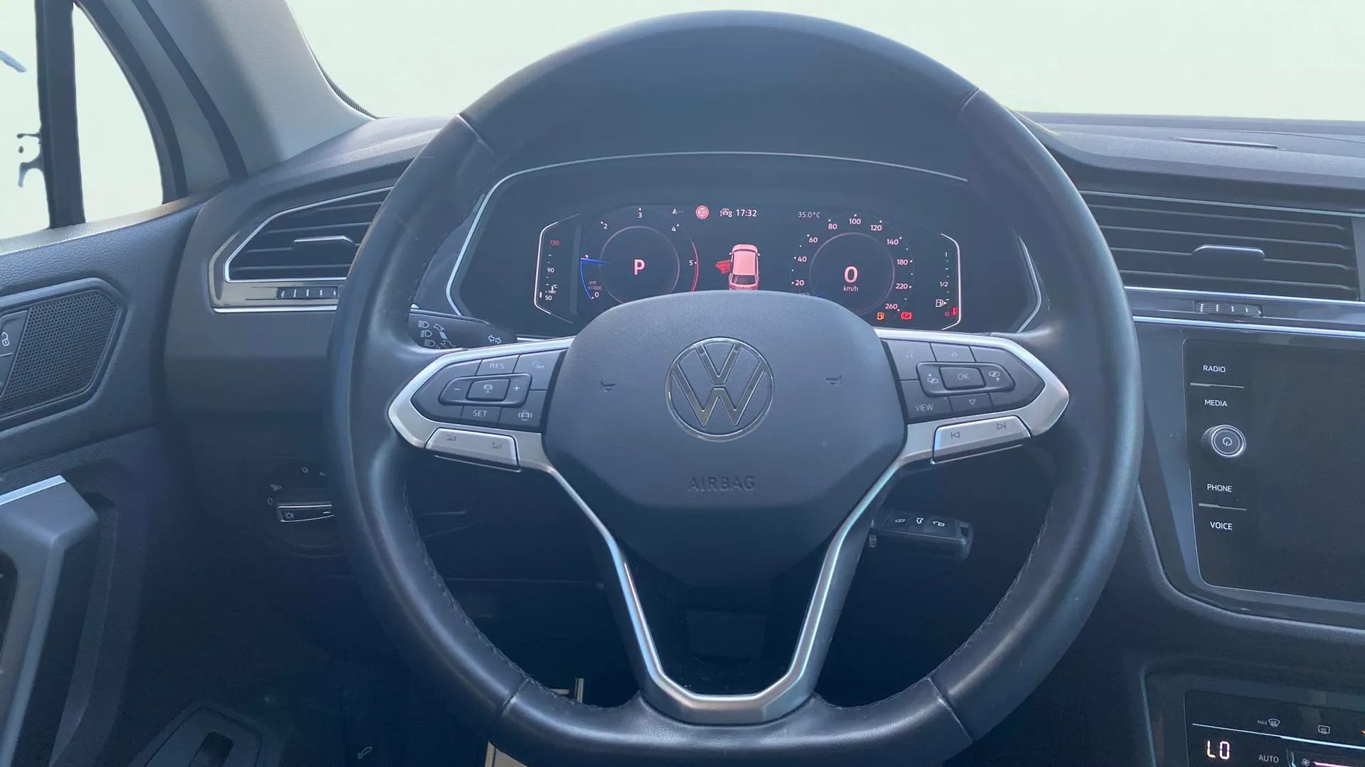 Volkswagen Tiguan Urban Sport 2.0 TDI DSG - foto 14