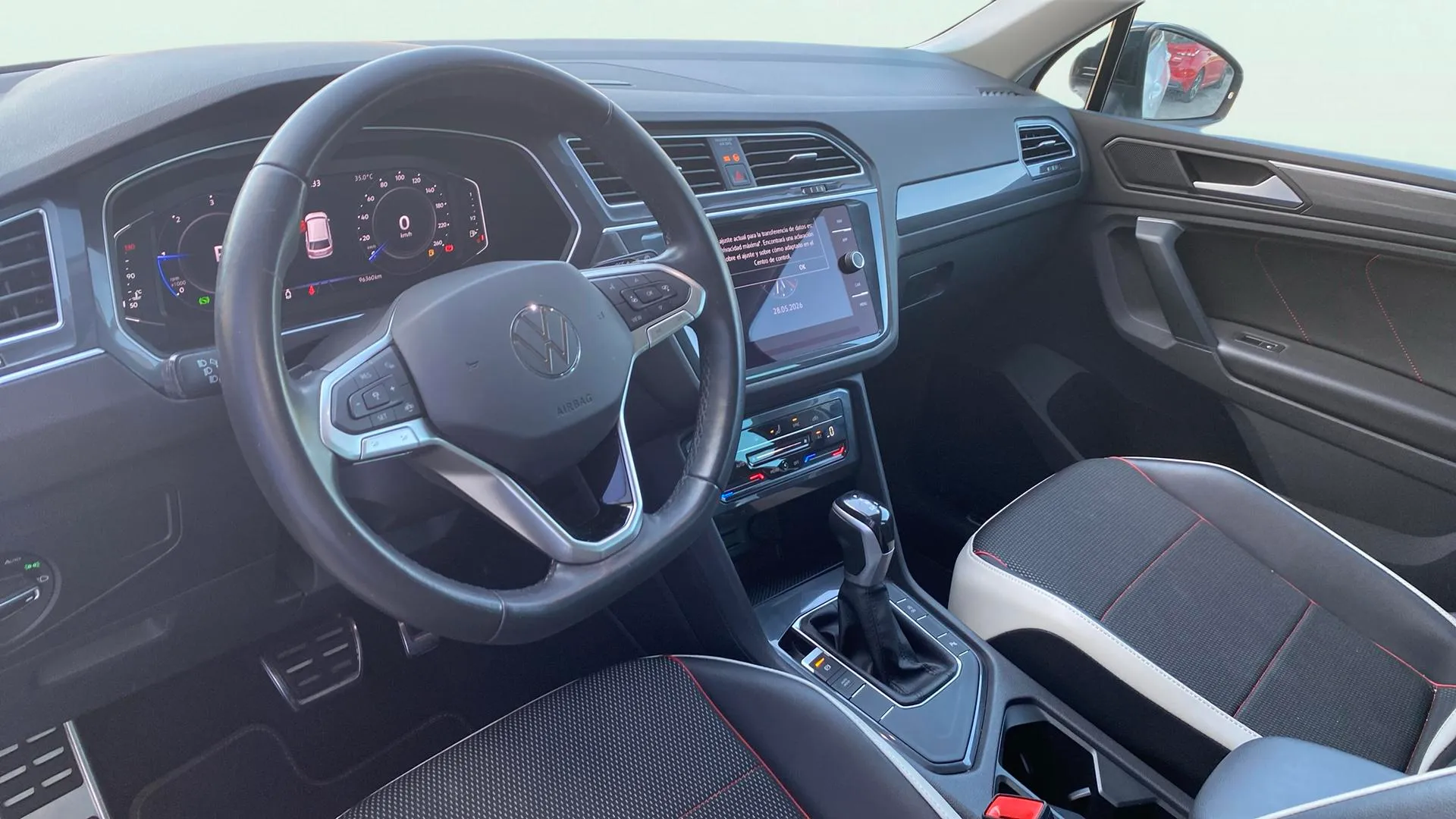 Volkswagen Tiguan Urban Sport 2.0 TDI DSG - foto 19
