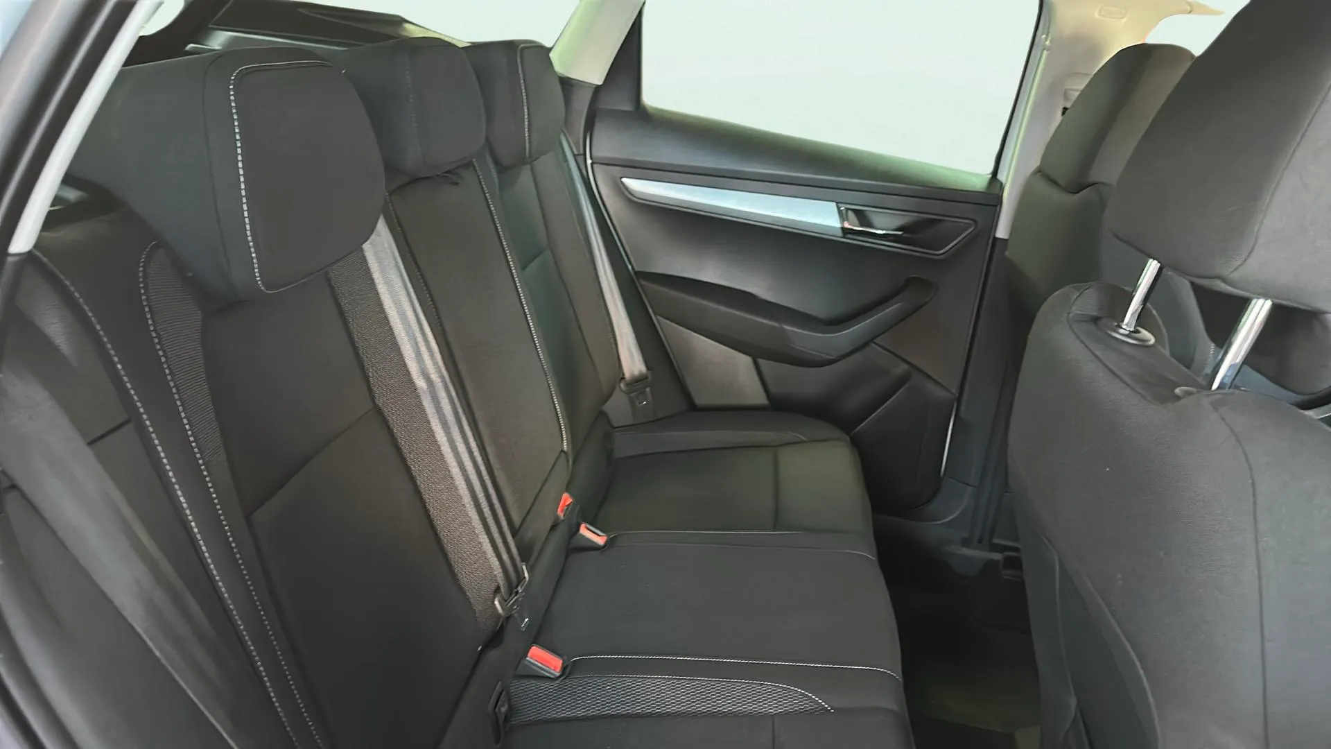 Škoda Karoq 2.0 TDI Ambition - foto 10