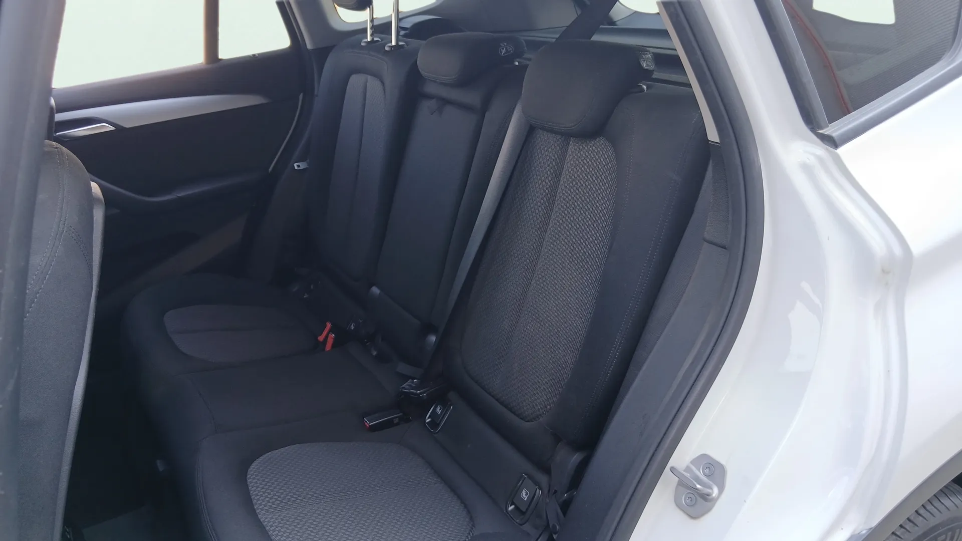 BMW X1 sDrive18d - foto 12