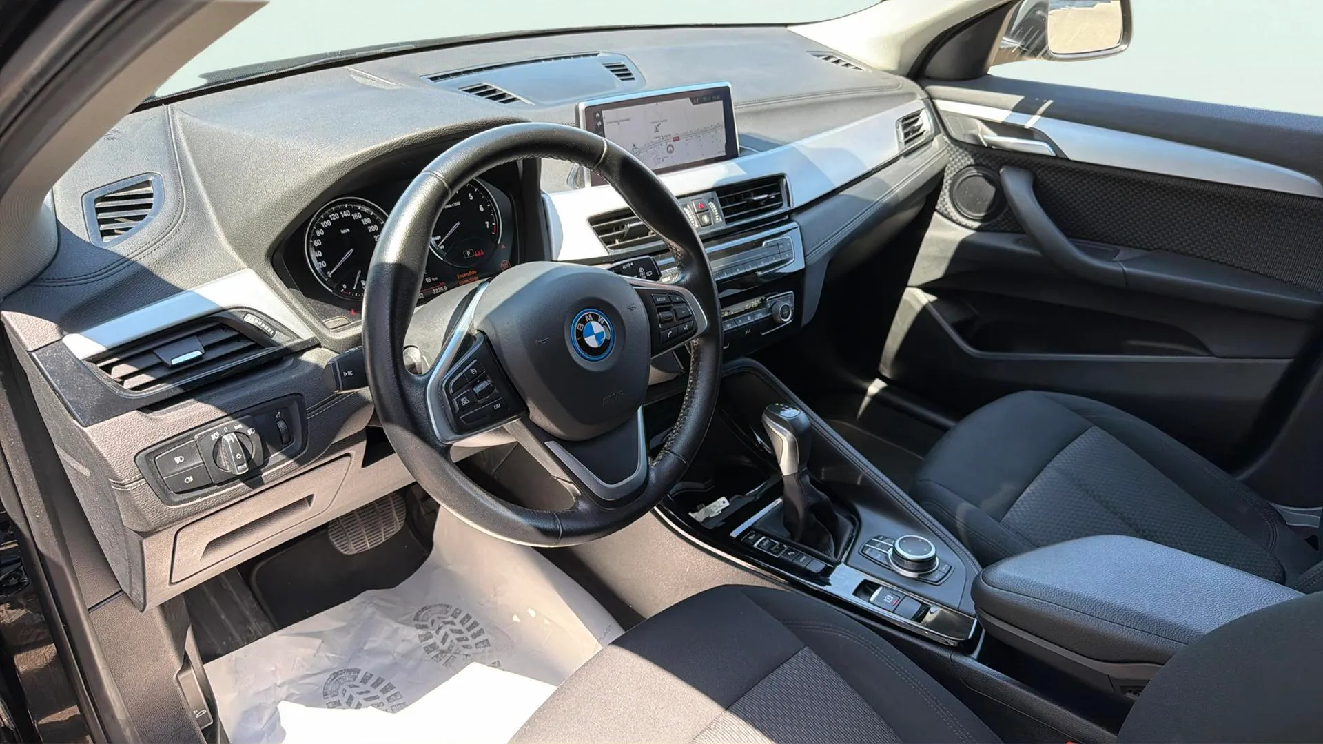 BMW X2 xDrive25e - foto 9