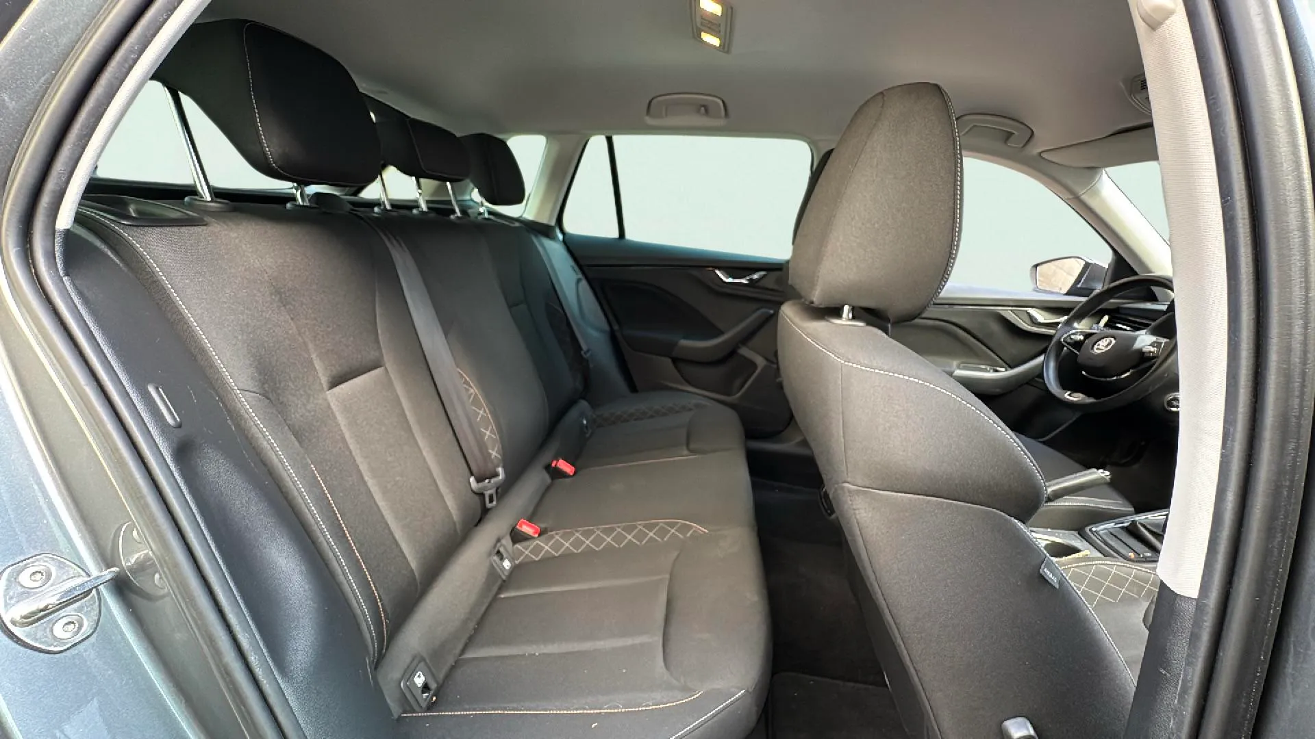 Škoda Kamiq 1.0 TSI Ambition - foto 12