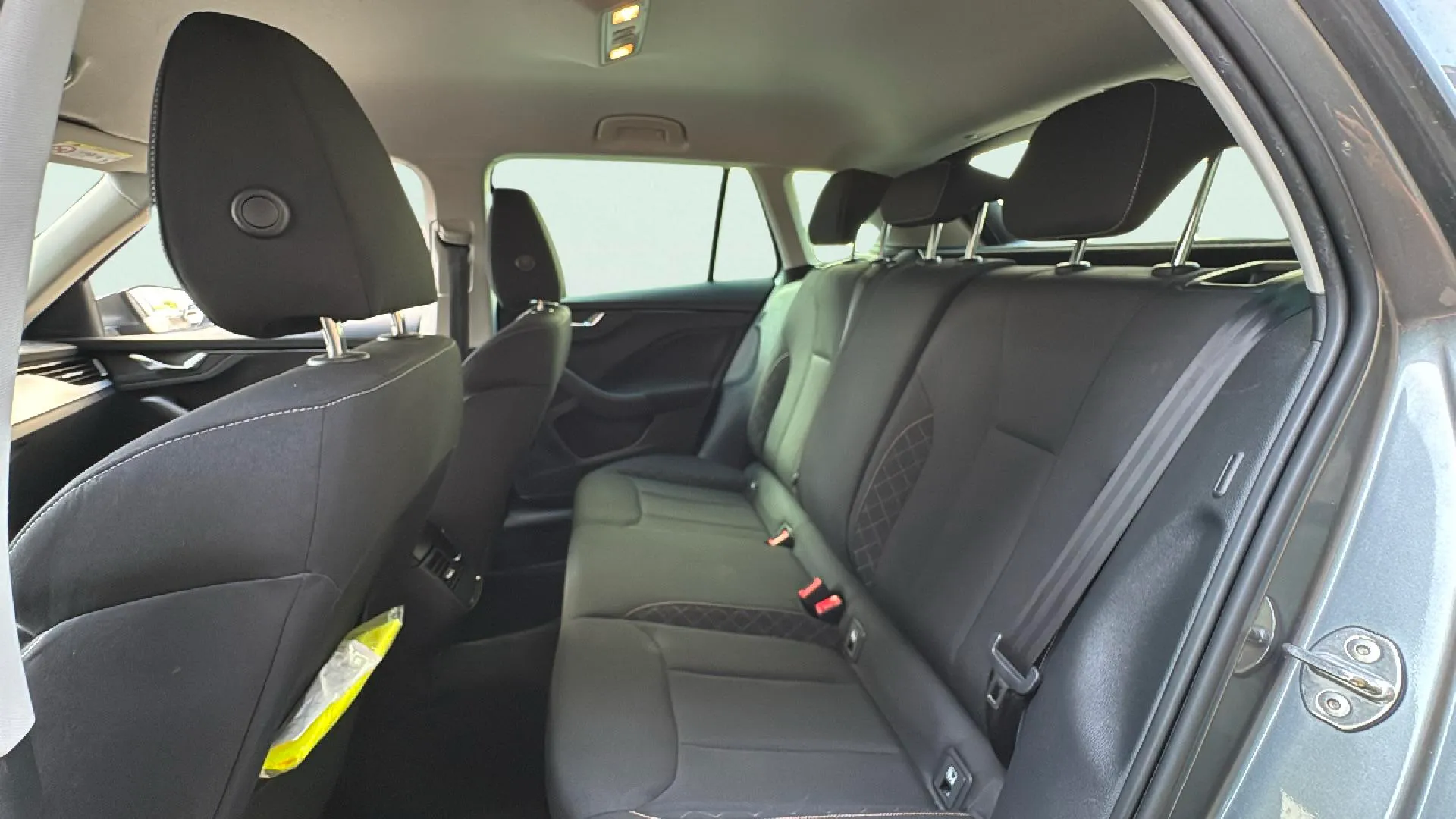 Škoda Kamiq 1.0 TSI Ambition - foto 11