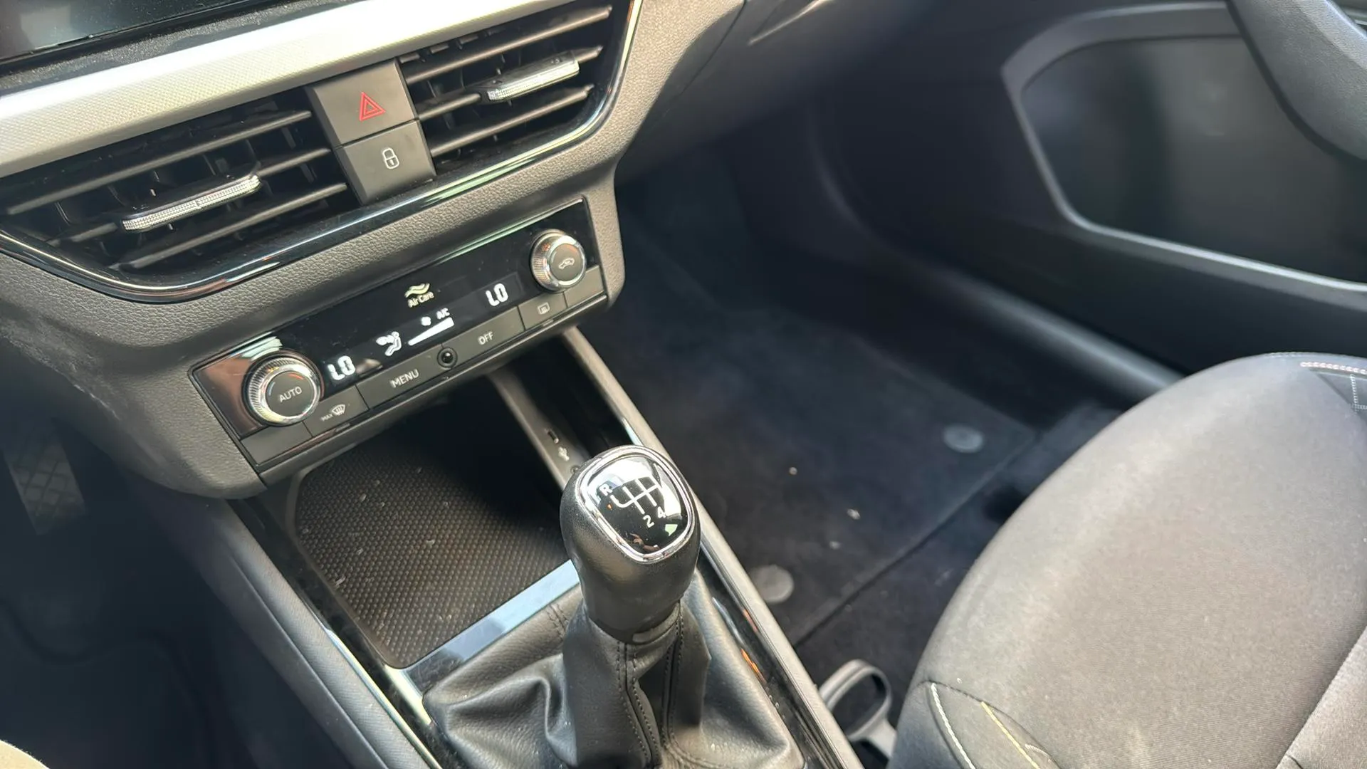 Škoda Kamiq 1.0 TSI Ambition - foto 17