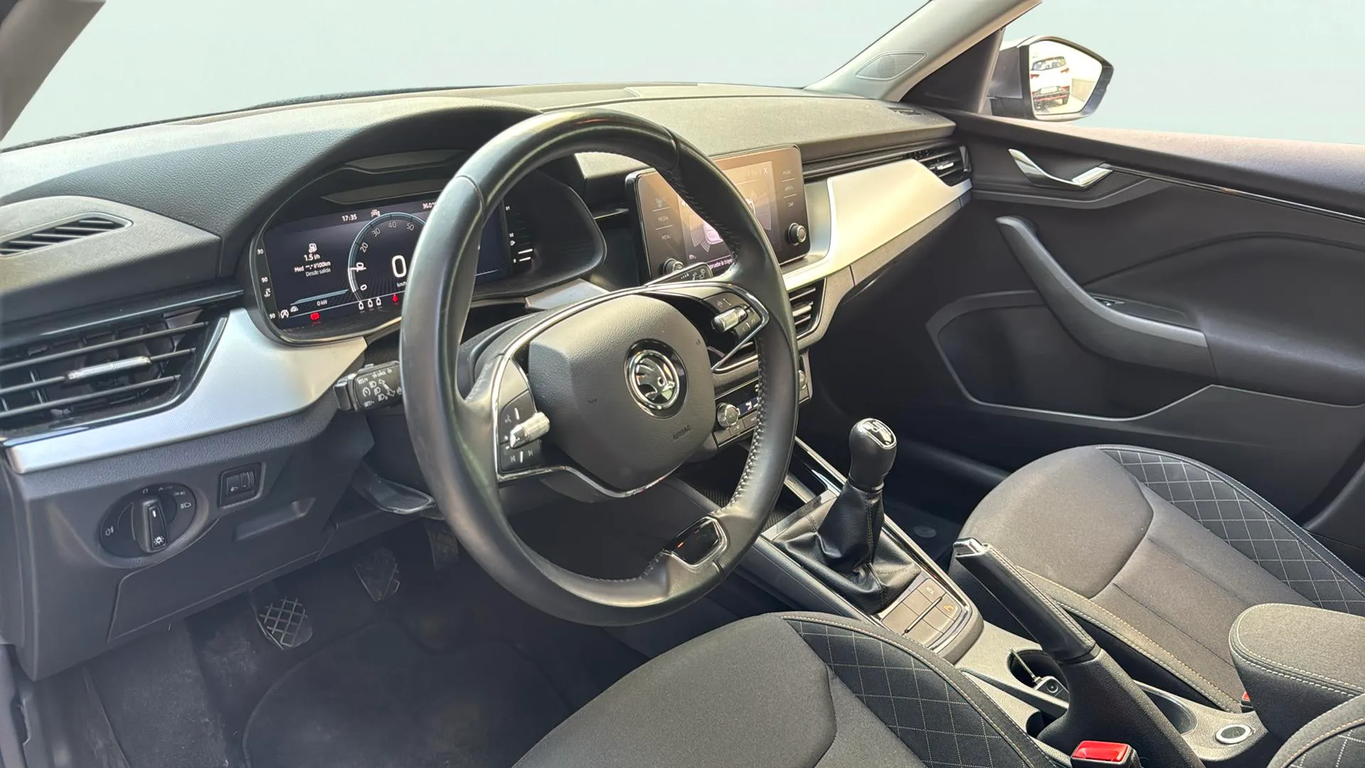 Škoda Kamiq 1.0 TSI Ambition - foto 13