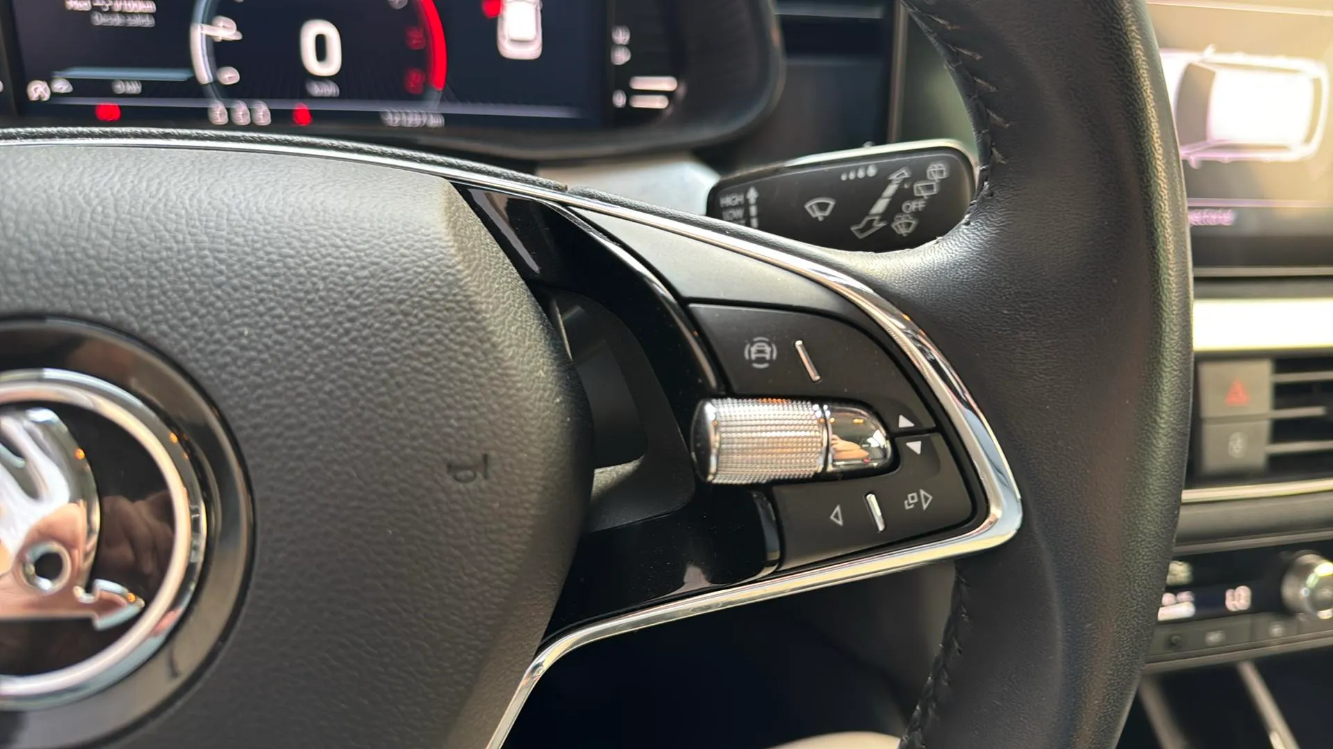 Škoda Kamiq 1.0 TSI Ambition - foto 15