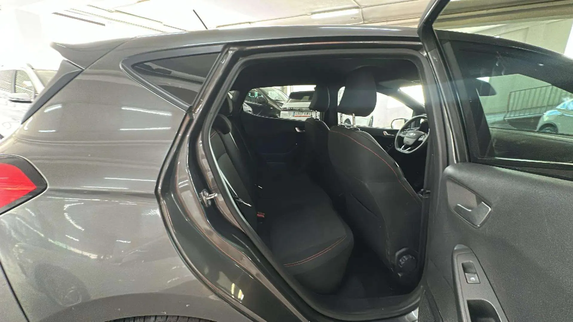 Ford Fiesta 1.0 EcoBoost MHEV ST-Line X - foto 13