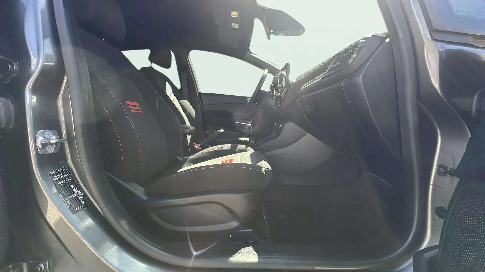 Ford Fiesta 1.0 EcoBoost MHEV Active - foto 13