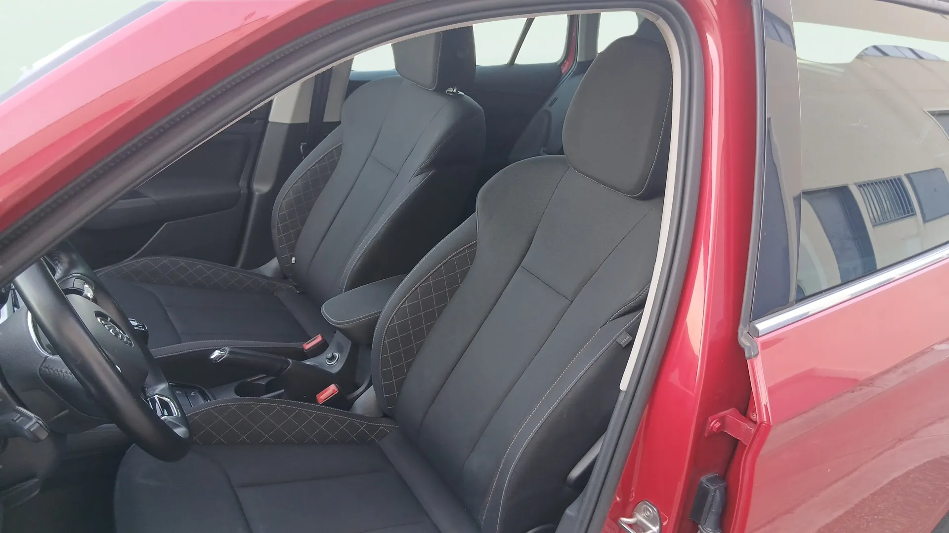 Škoda Kamiq 1.0 TSI Emotion - foto 10