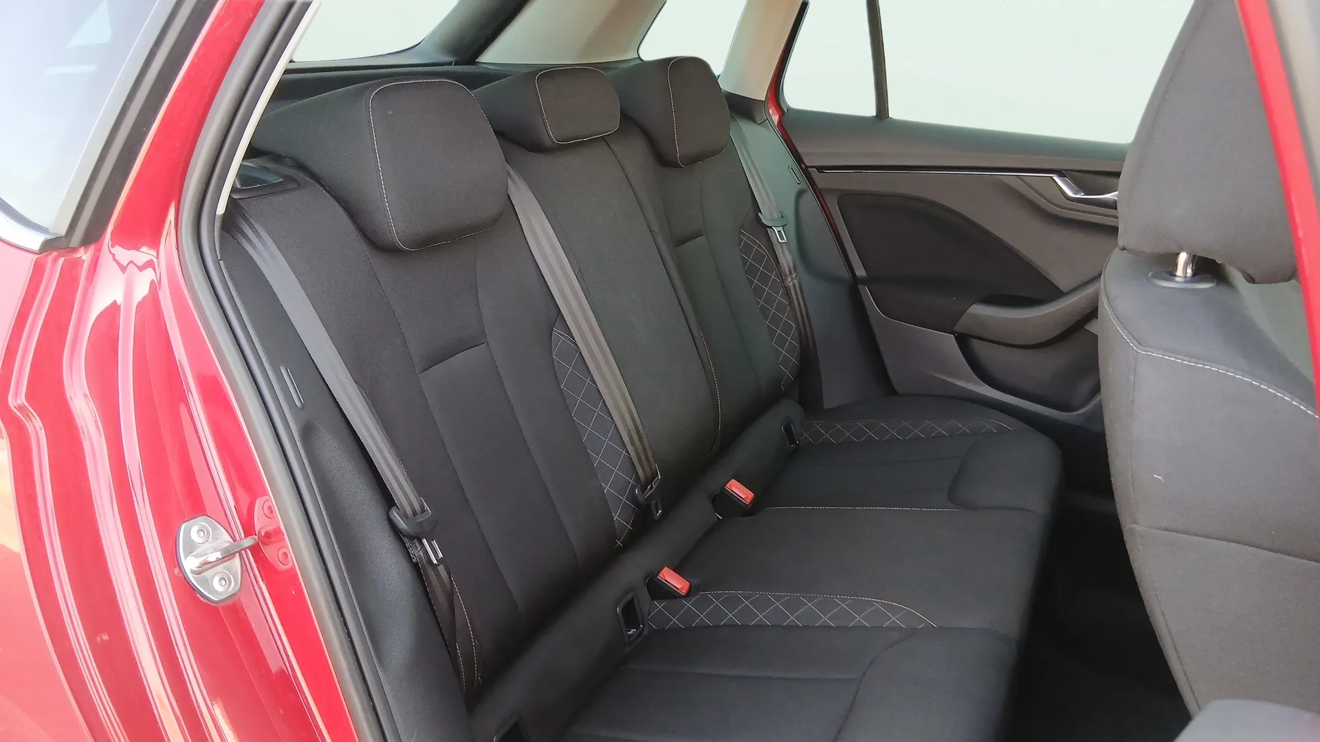 Škoda Kamiq 1.0 TSI Emotion - foto 12