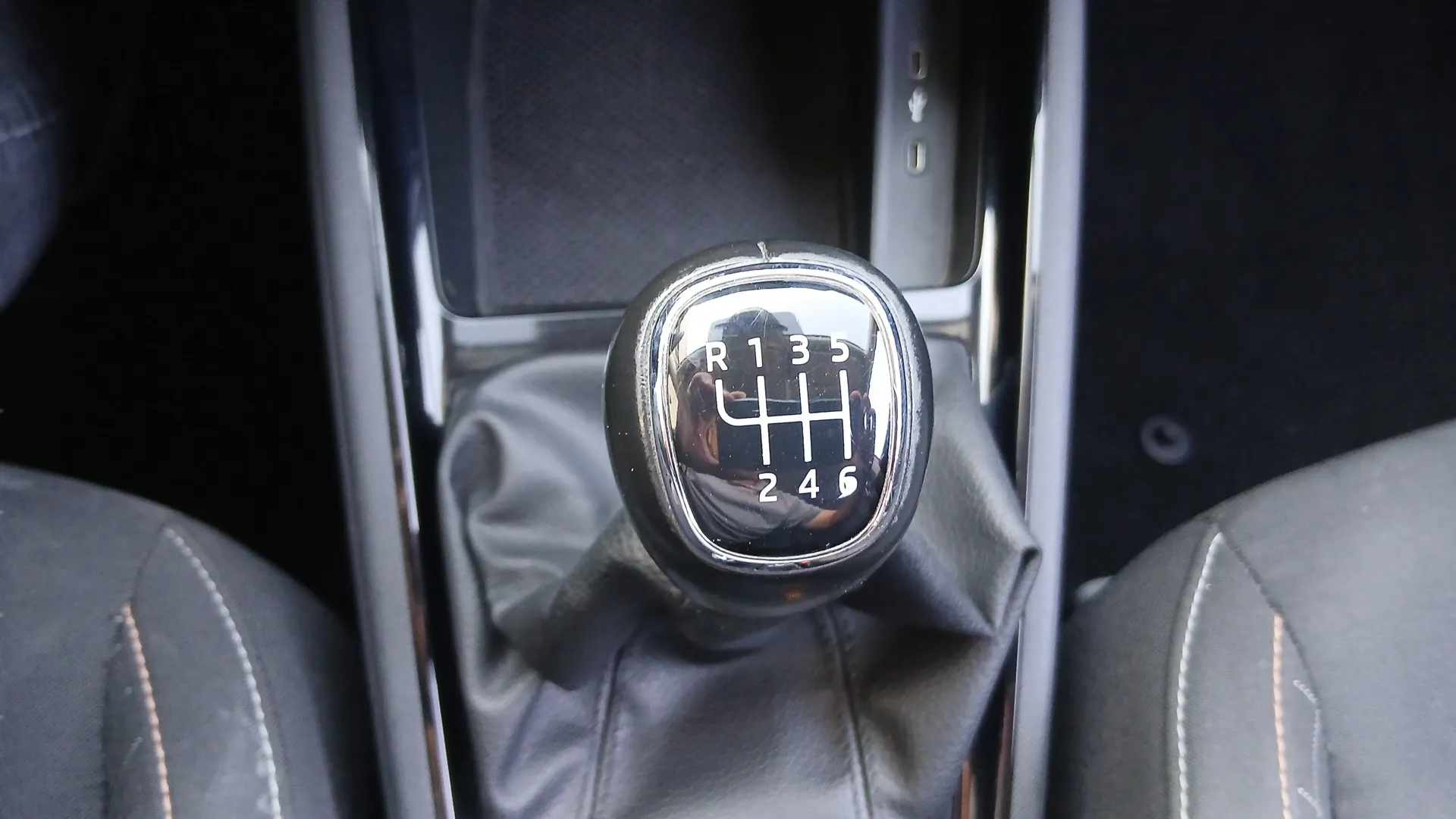 Škoda Kamiq 1.0 TSI Emotion - foto 20