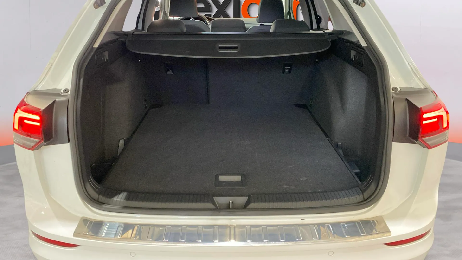 Volkswagen Golf 2.0 TDI Variant - foto 14