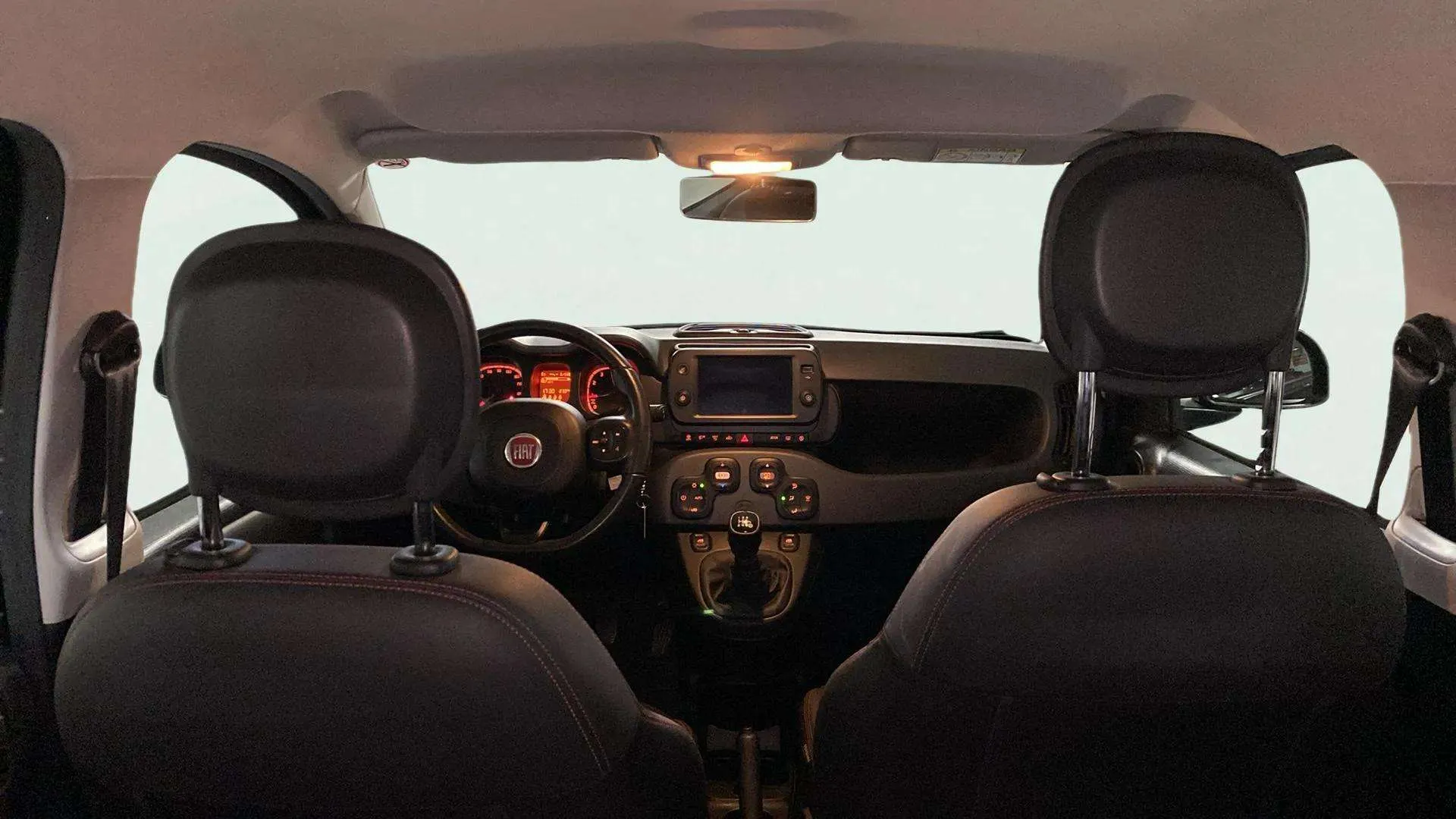 Fiat Panda Red 1.0 Hybrid - foto 23