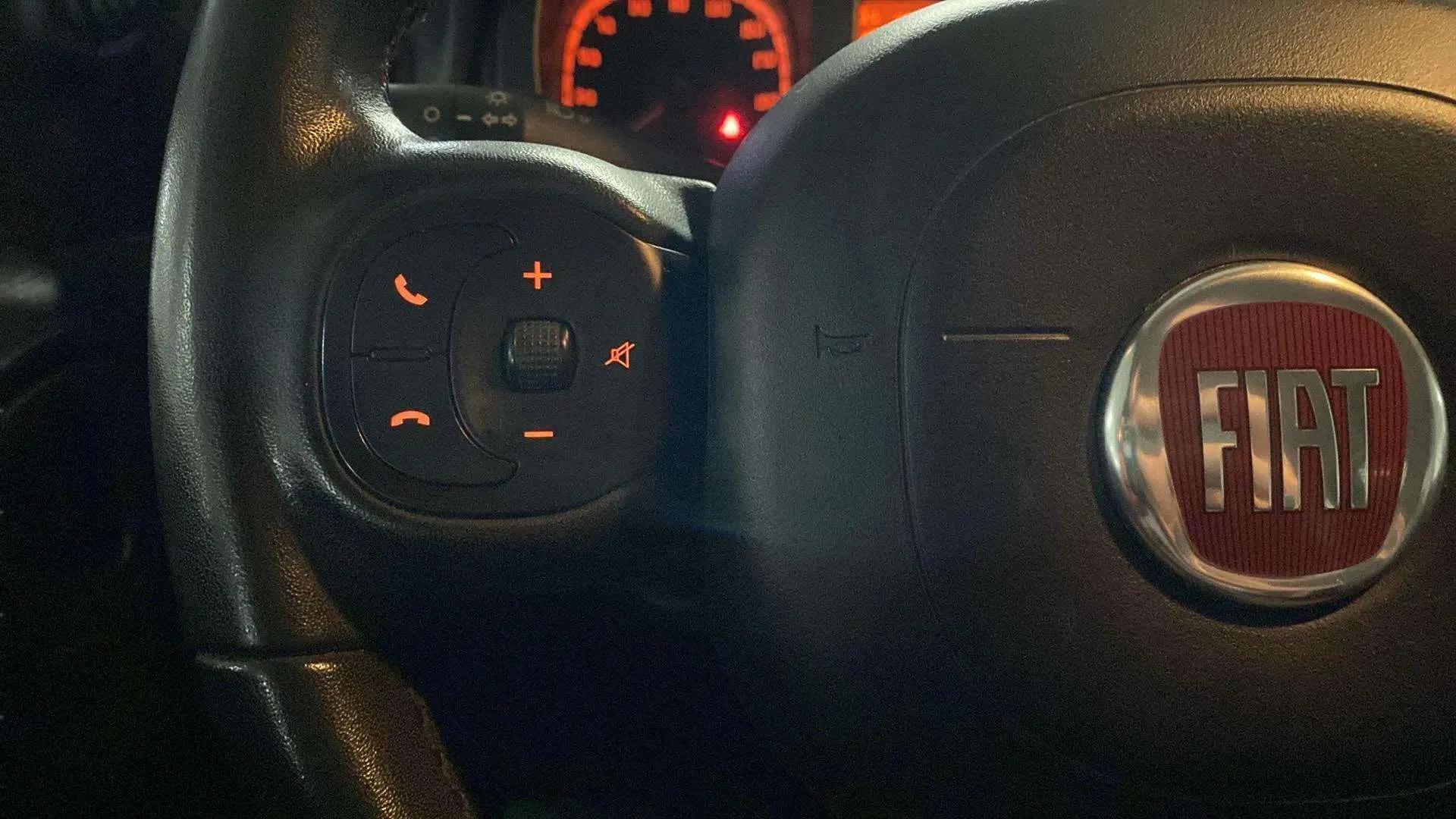 Fiat Panda Red 1.0 Hybrid - foto 11