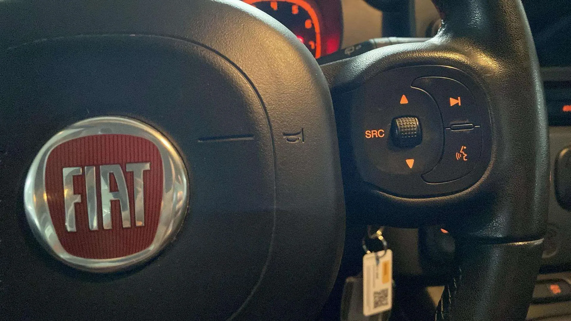 Fiat Panda Red 1.0 Hybrid - foto 12