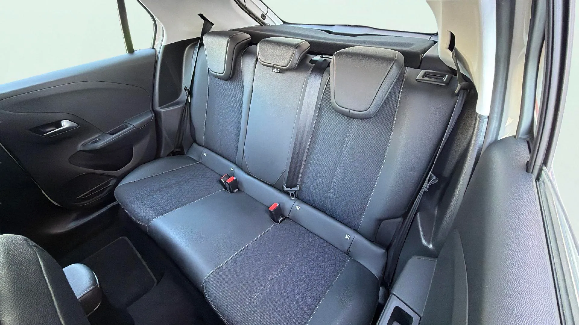 Opel Corsa 1.2 XEL Edition - foto 11