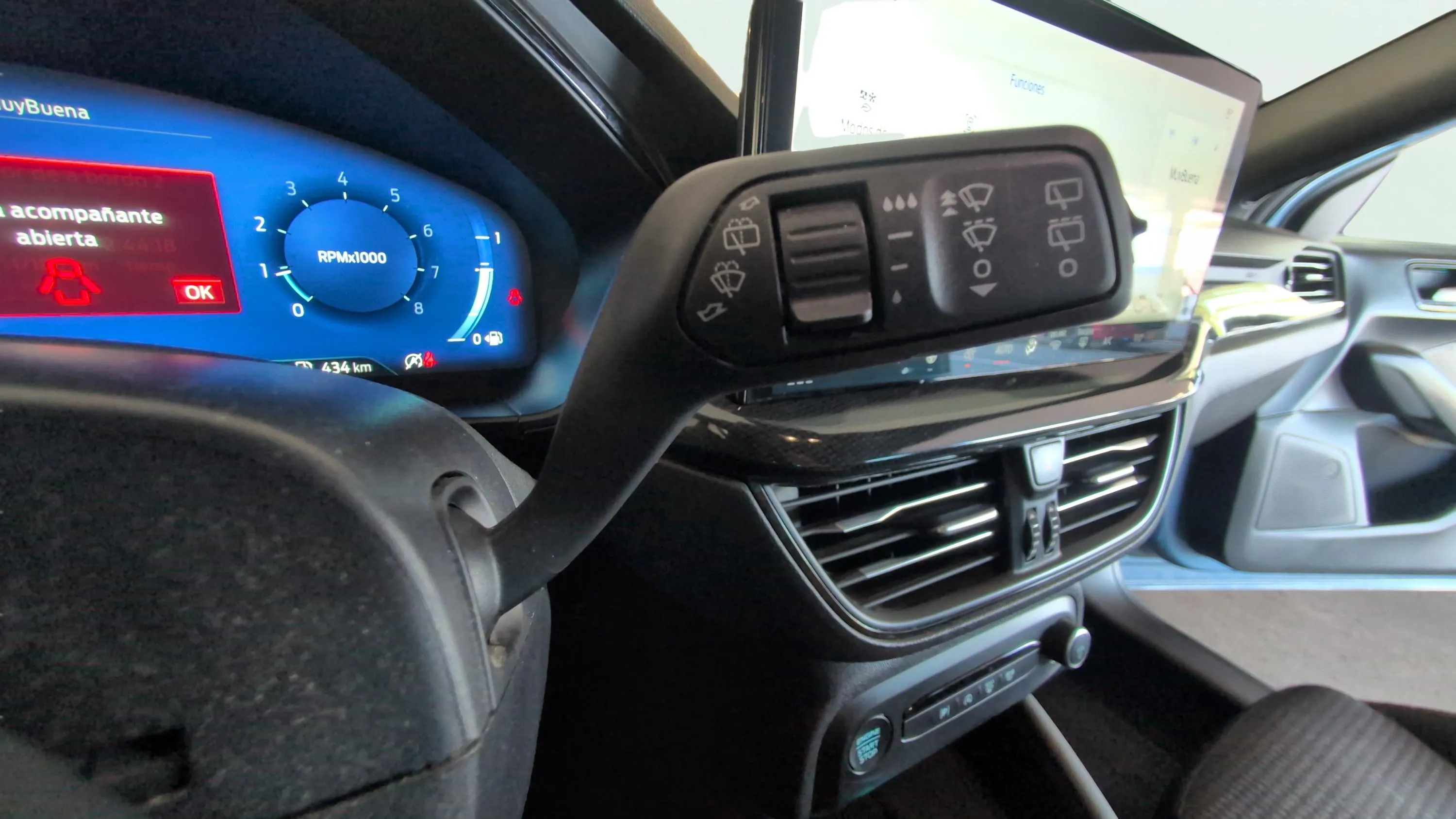 Ford Focus 1.0 EcoBoost MHEV ST-Line Design SIP - foto 25