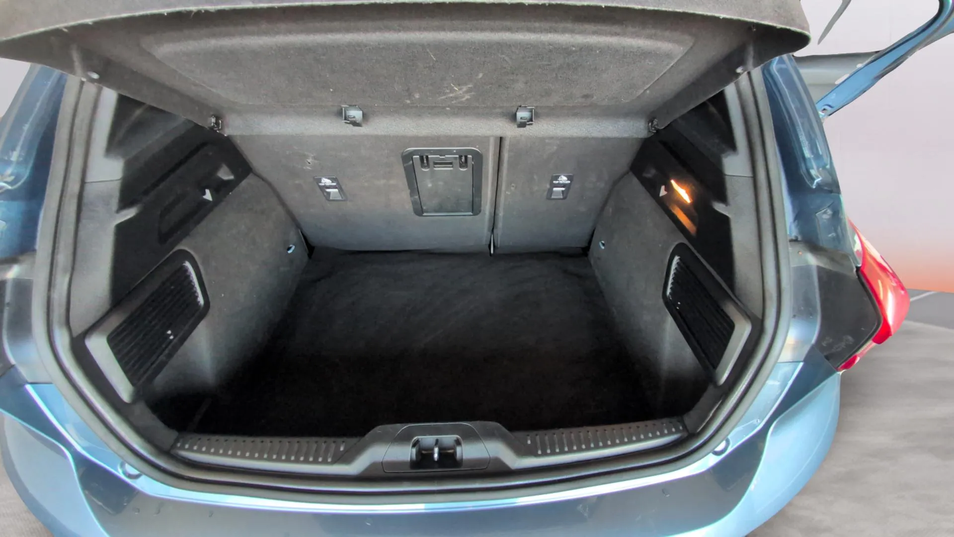 Ford Focus 1.0 EcoBoost MHEV ST-Line Design SIP - foto 15