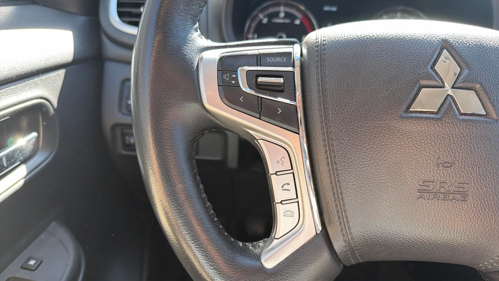 Mitsubishi L200 C/C 220 DI-D M-Pro - foto 15
