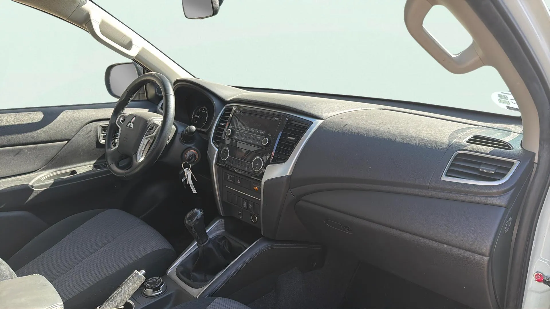 Mitsubishi L200 C/C 220 DI-D M-Pro - foto 9