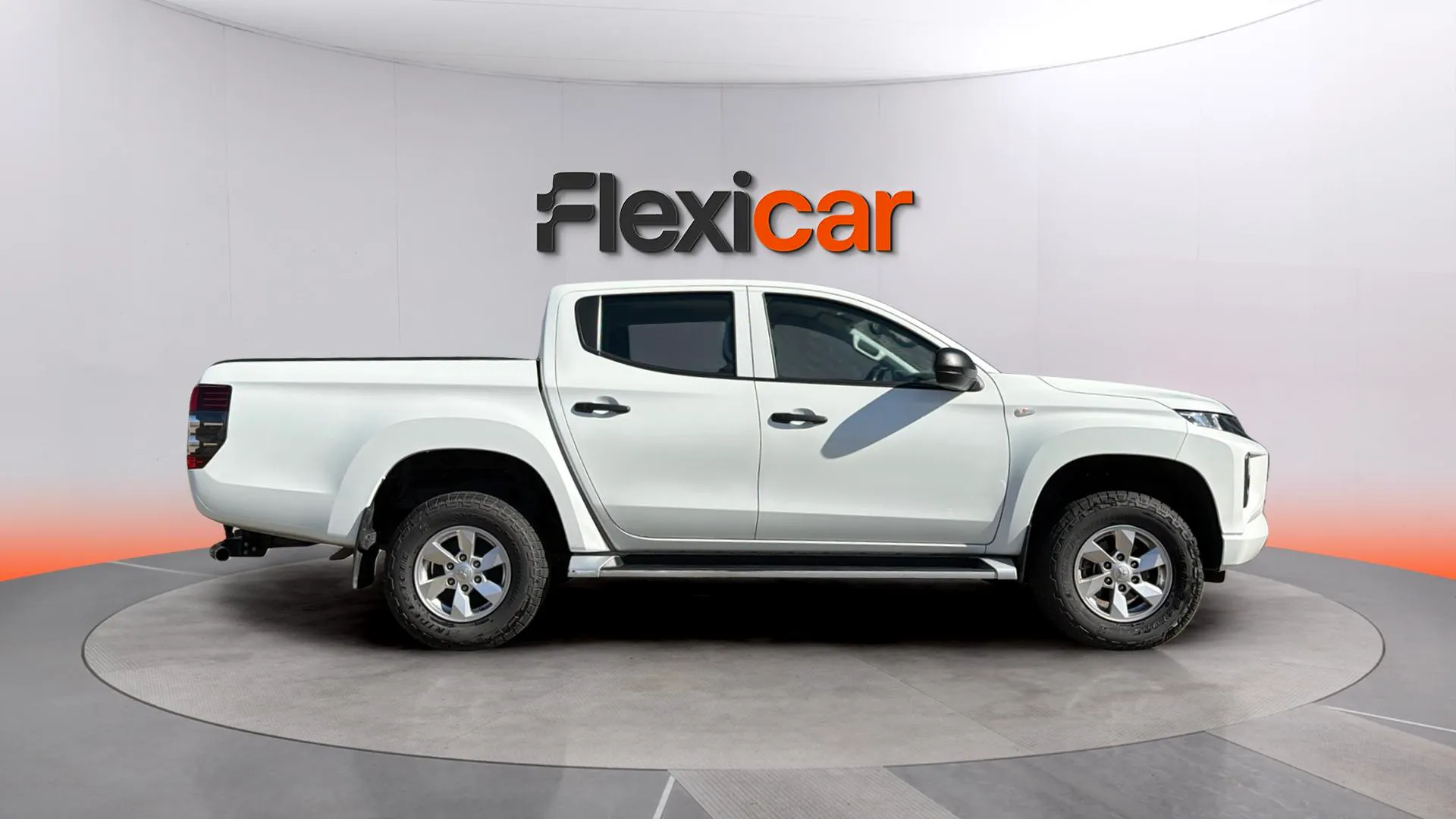 Mitsubishi L200 C/C 220 DI-D M-Pro - foto 2