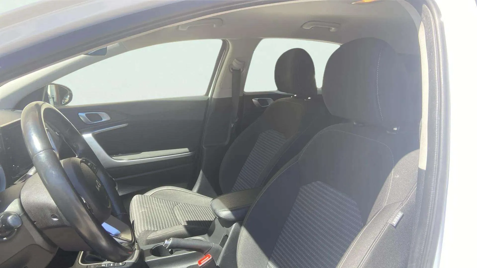 Kia Ceed 1.6 MHEV iMT Drive - foto 19