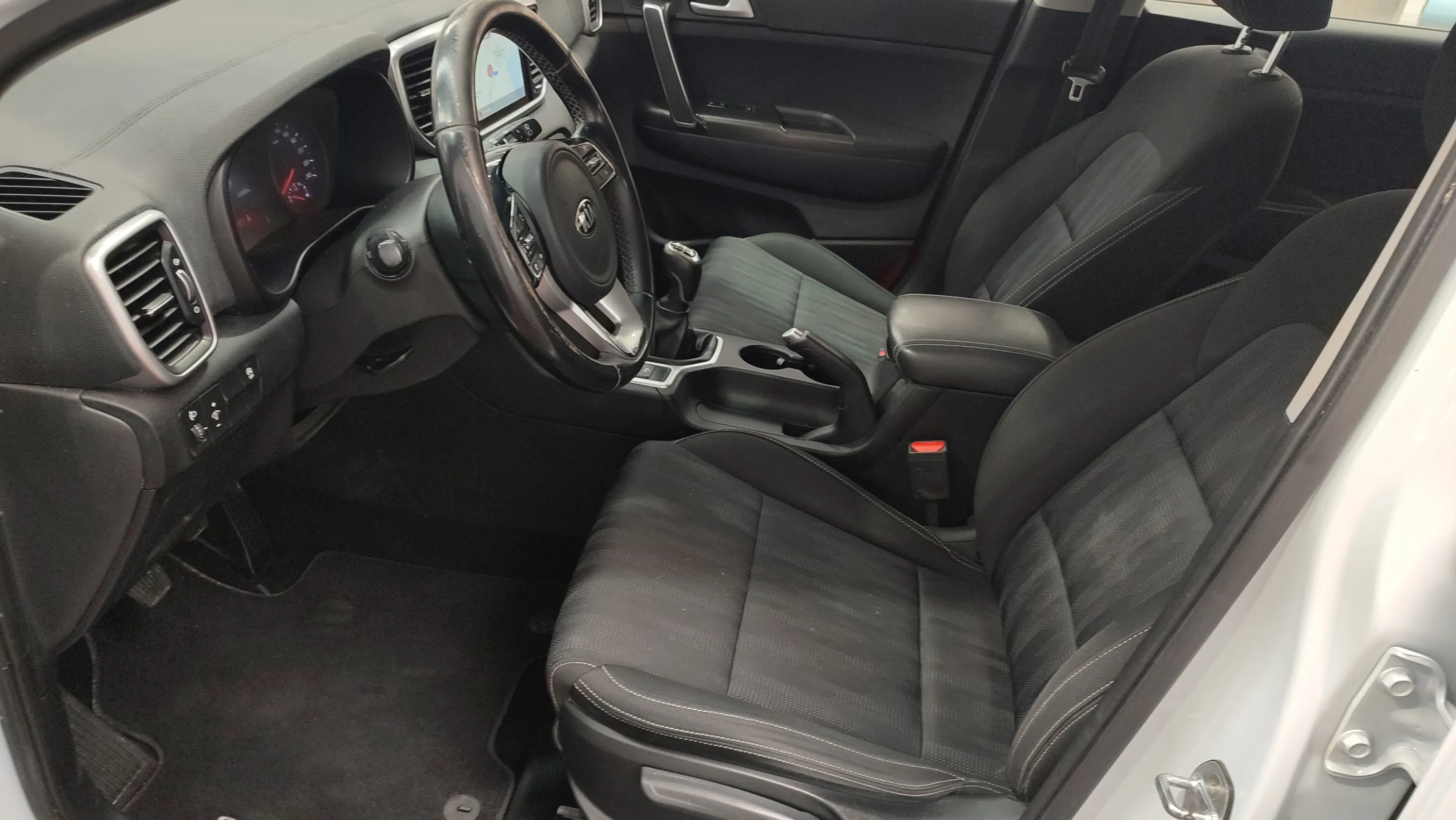 Kia Sportage 1.6 MHEV Business 4x4 - foto 17