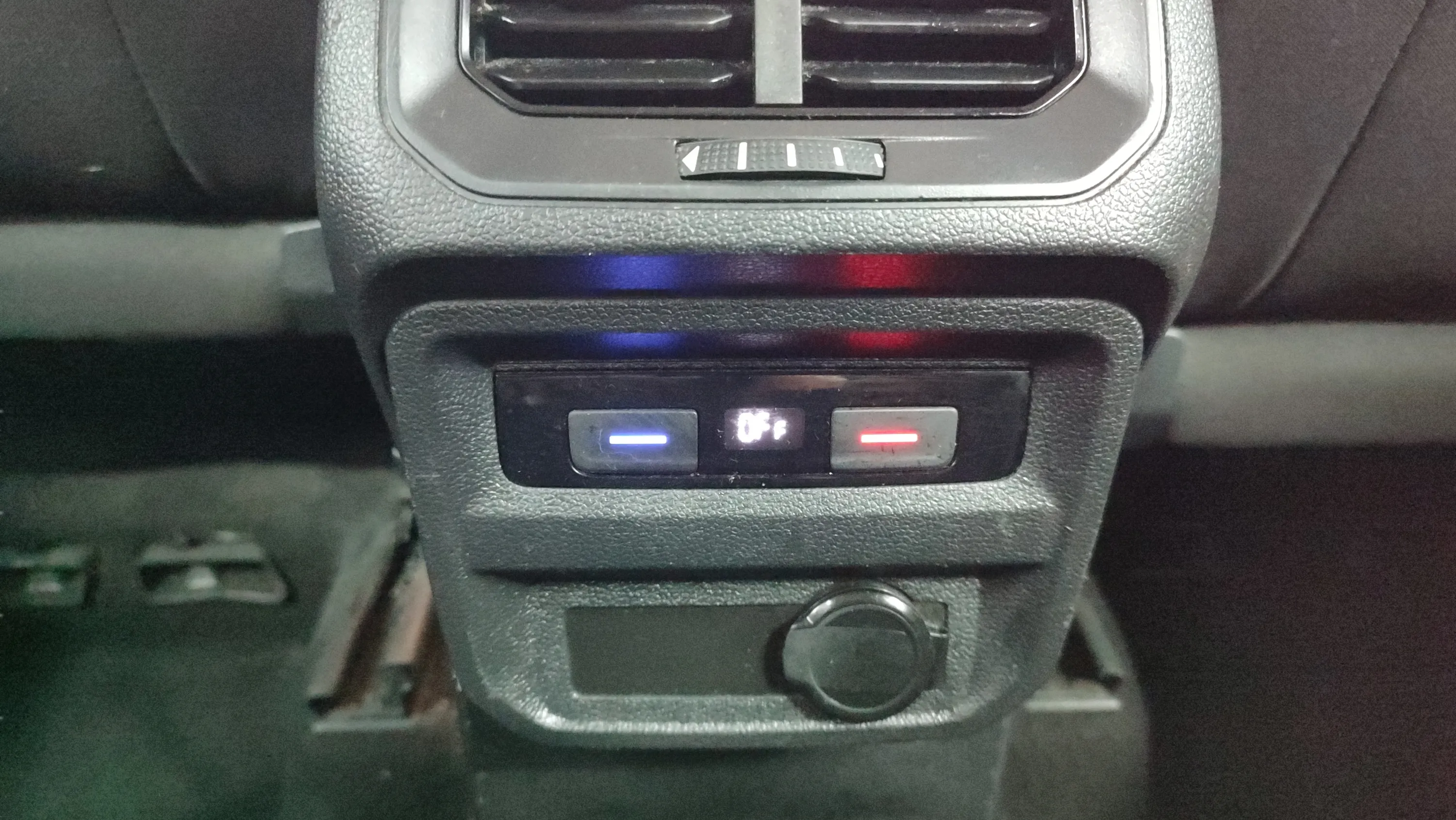 Volkswagen Tiguan Life 2.0 TDI DSG - foto 19