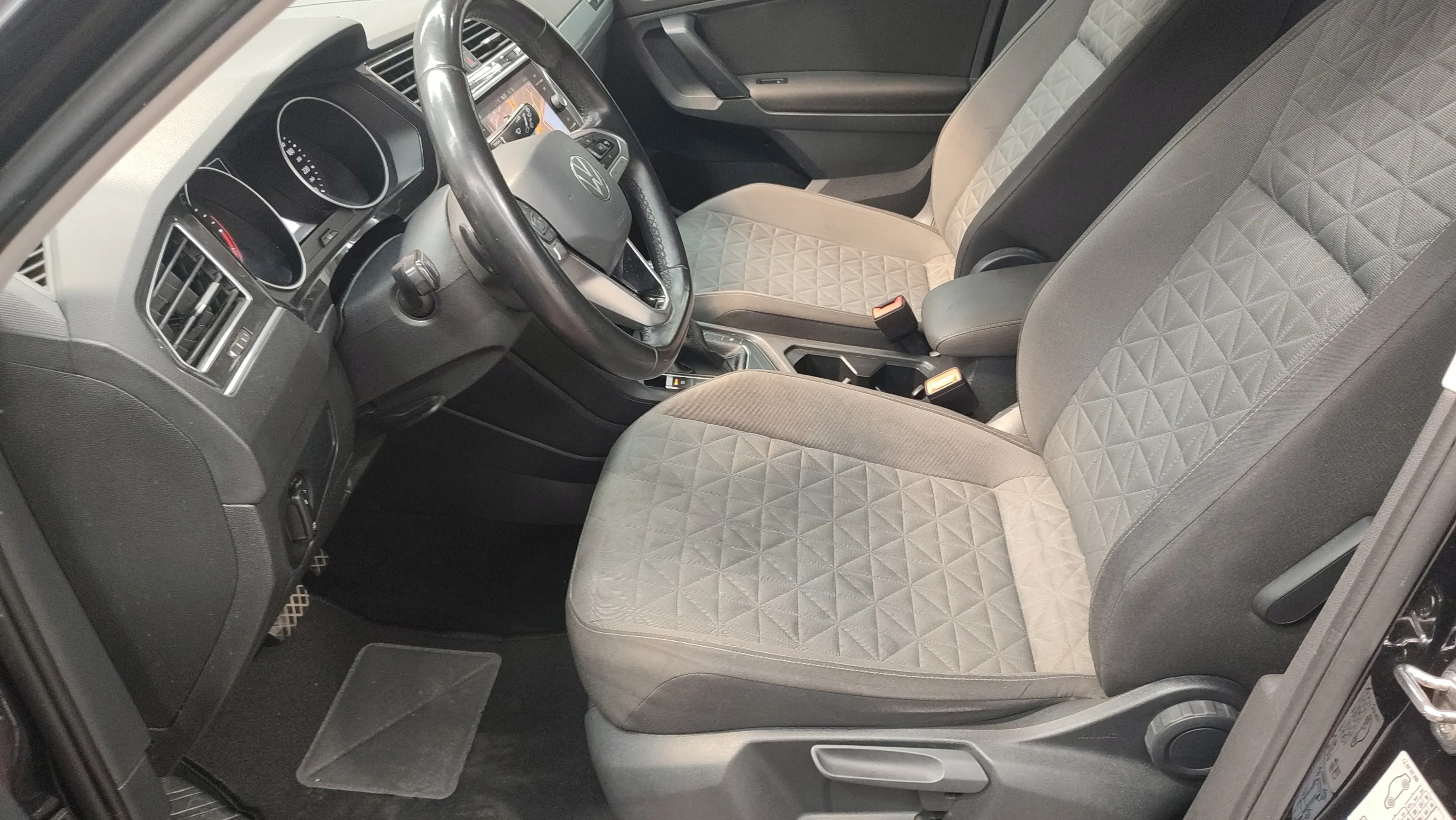 Volkswagen Tiguan Life 2.0 TDI DSG - foto 23