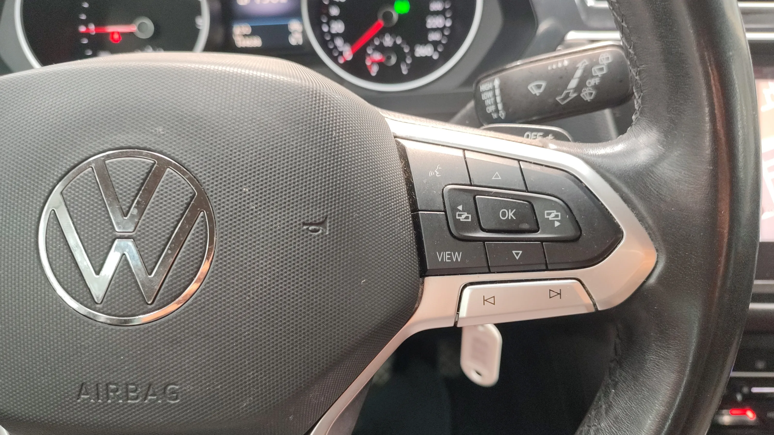 Volkswagen Tiguan Life 2.0 TDI DSG - foto 13