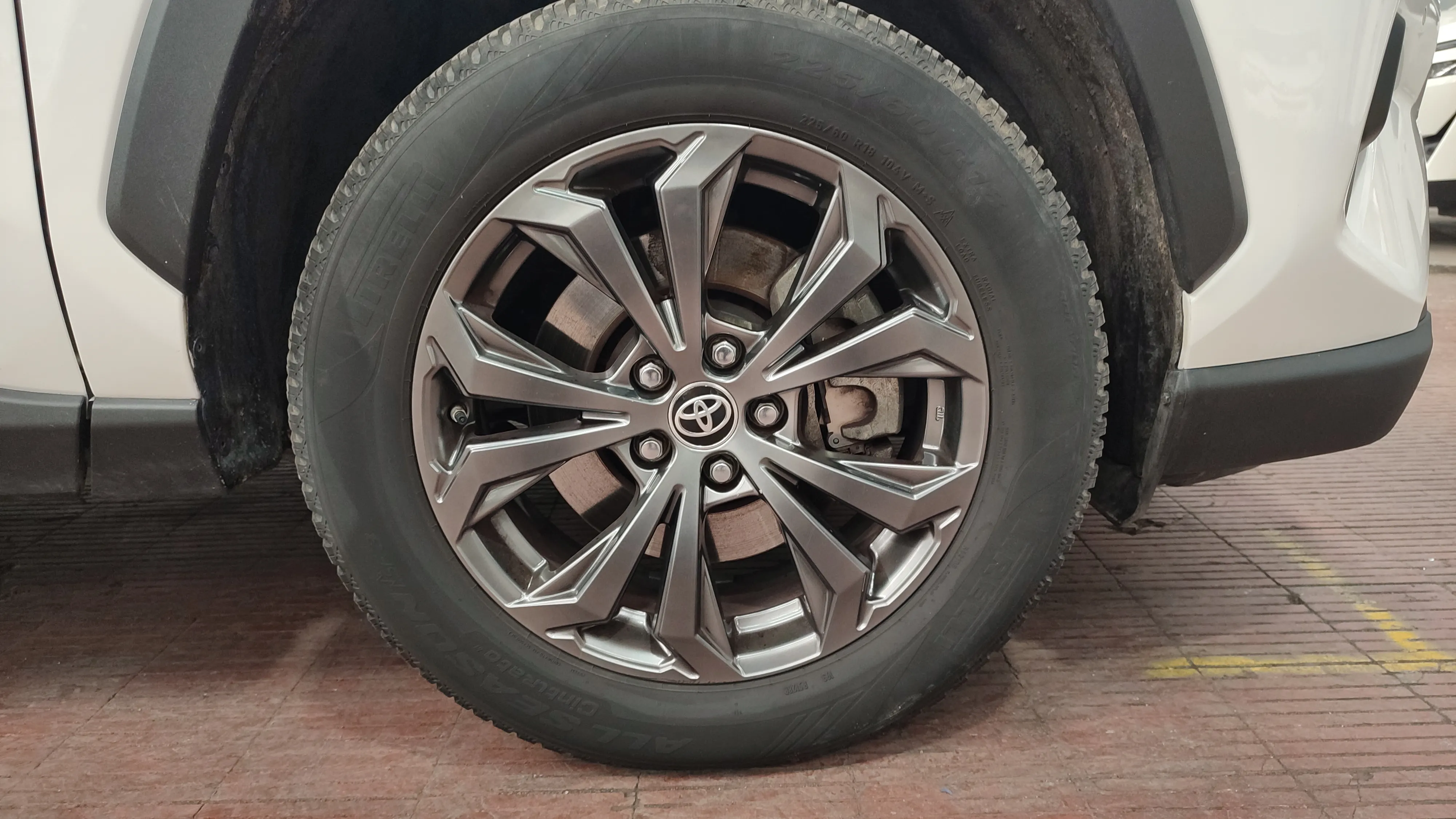 Toyota RAV4 2.5l 220H Advance - foto 29