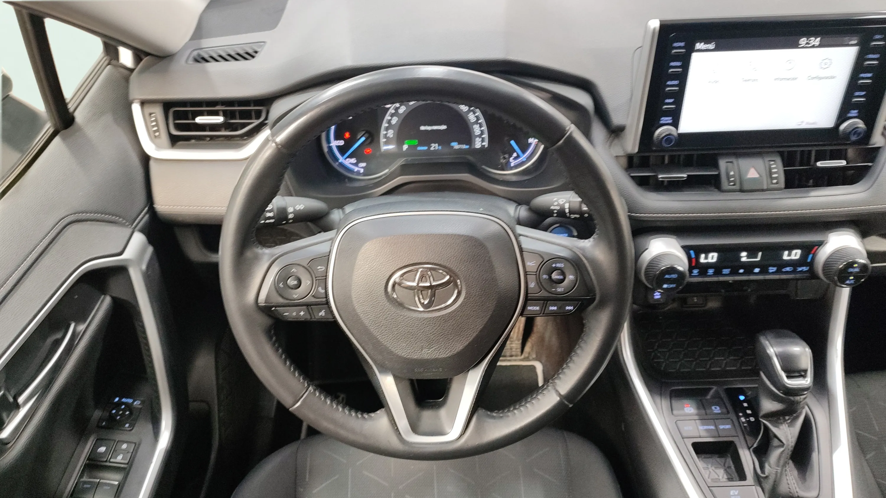 Toyota RAV4 2.5l 220H Advance - foto 10