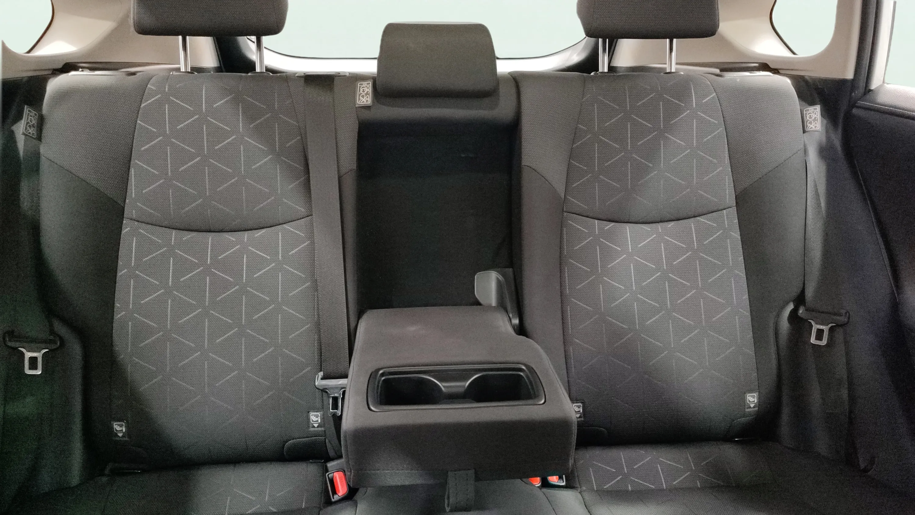 Toyota RAV4 2.5l 220H Advance - foto 25