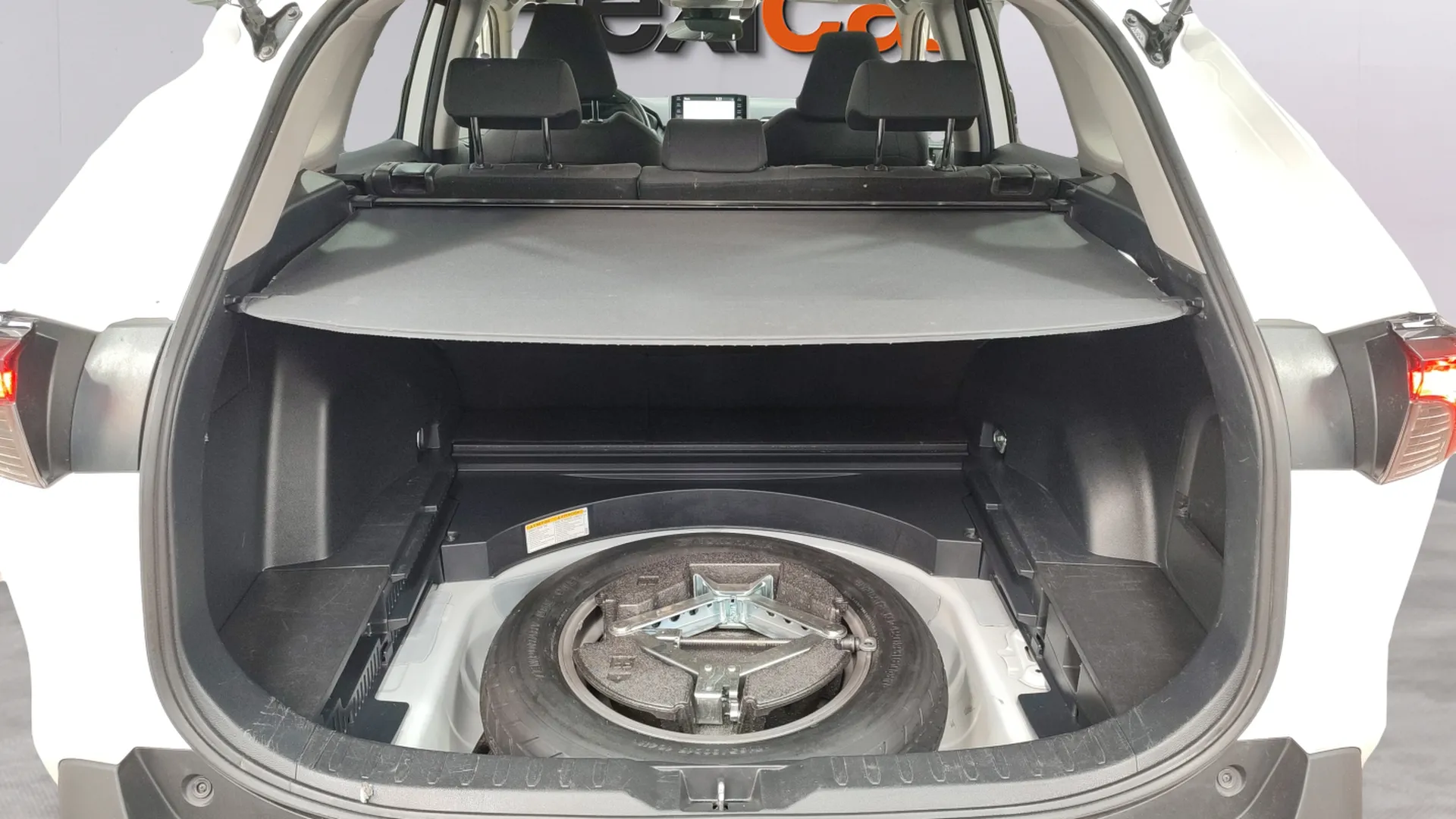 Toyota RAV4 2.5l 220H Advance - foto 28