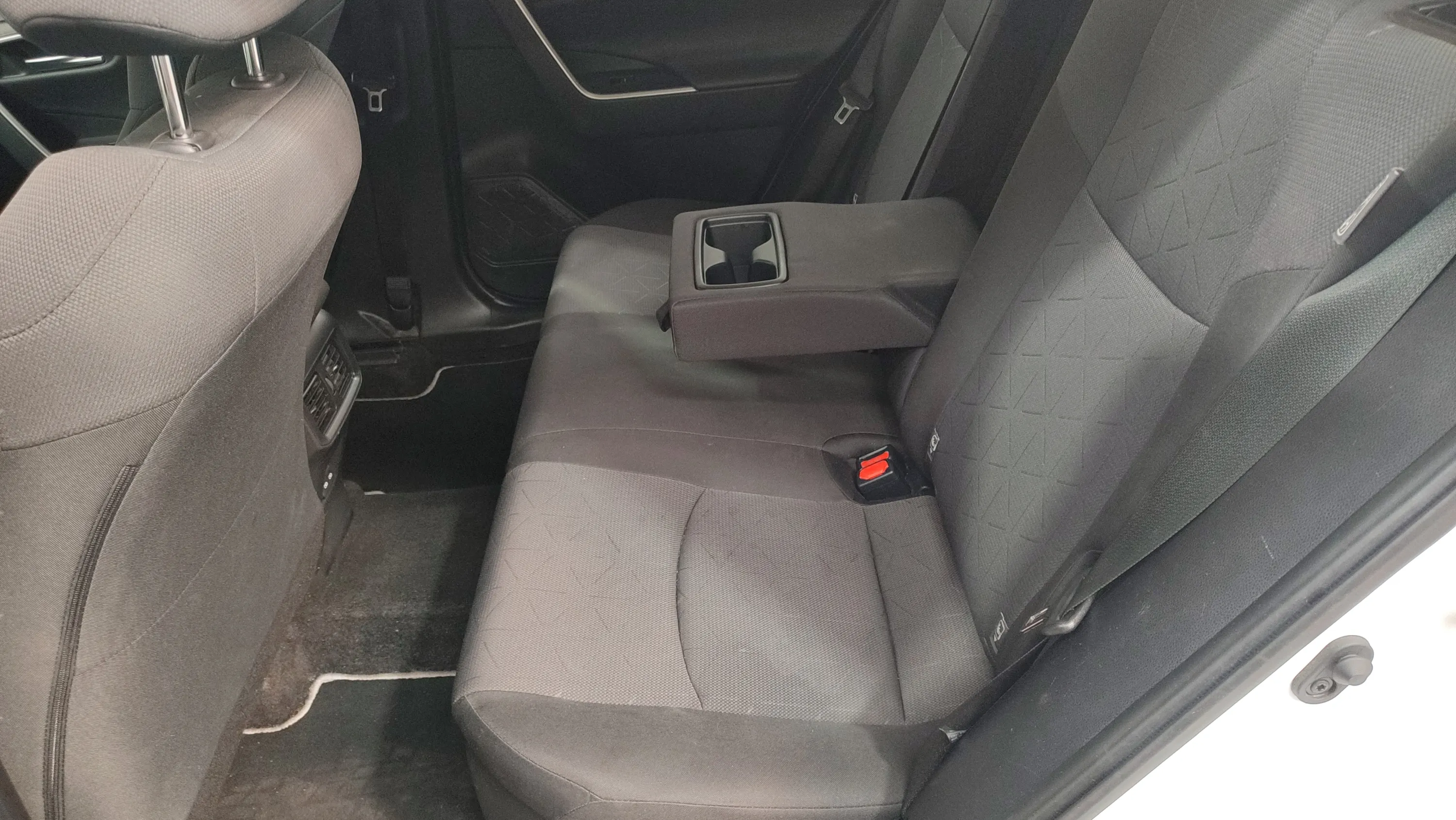 Toyota RAV4 2.5l 220H Advance - foto 27