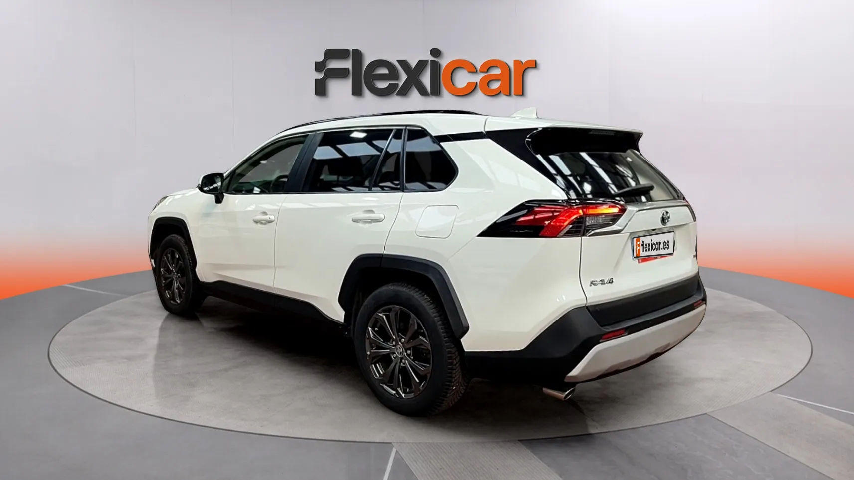 Toyota RAV4 2.5l 220H Advance - foto 6