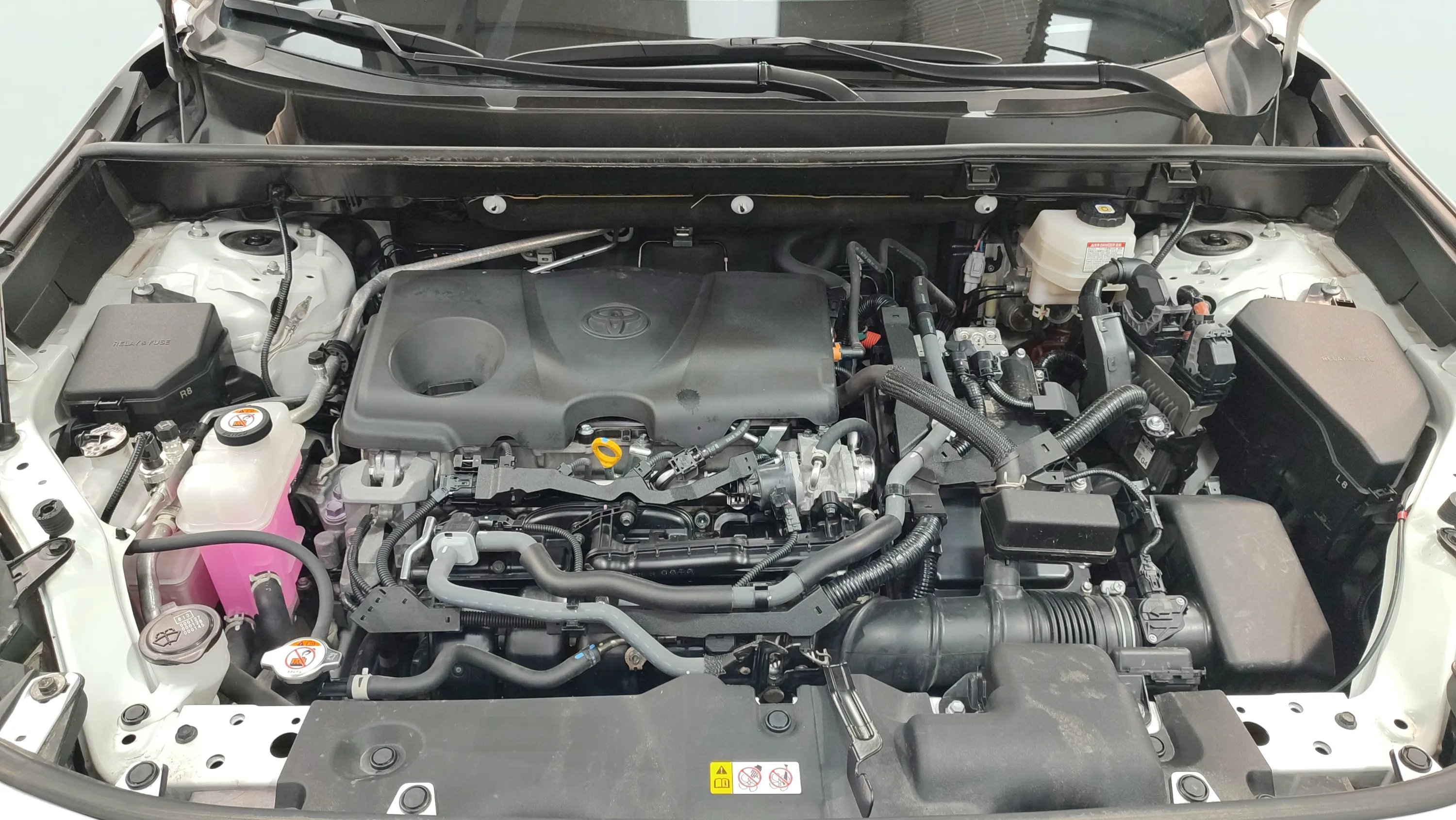 Toyota RAV4 2.5l 220H Advance - foto 30