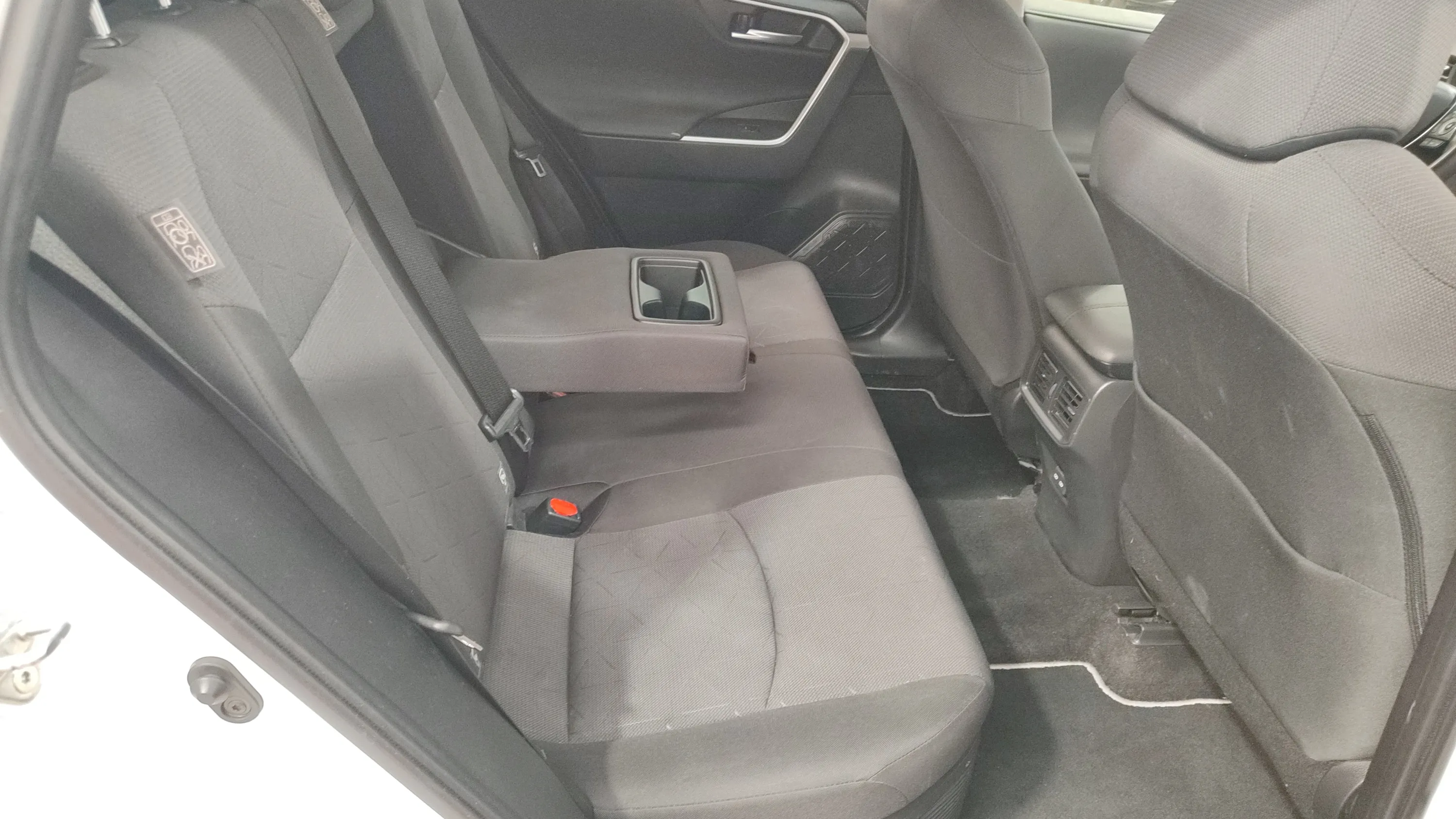 Toyota RAV4 2.5l 220H Advance - foto 26