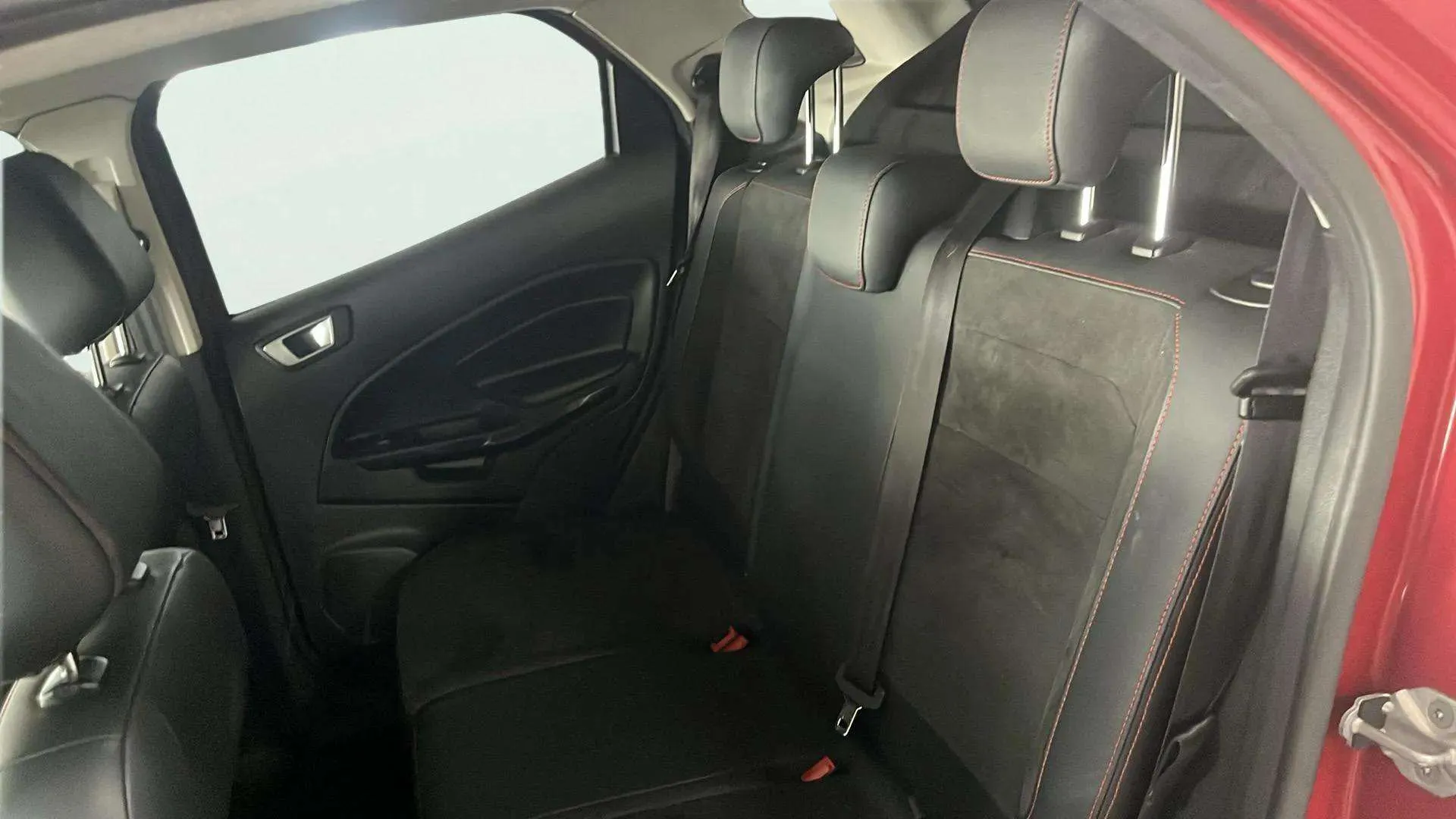 Ford EcoSport 1.0T EcoBoost ST Line - foto 24