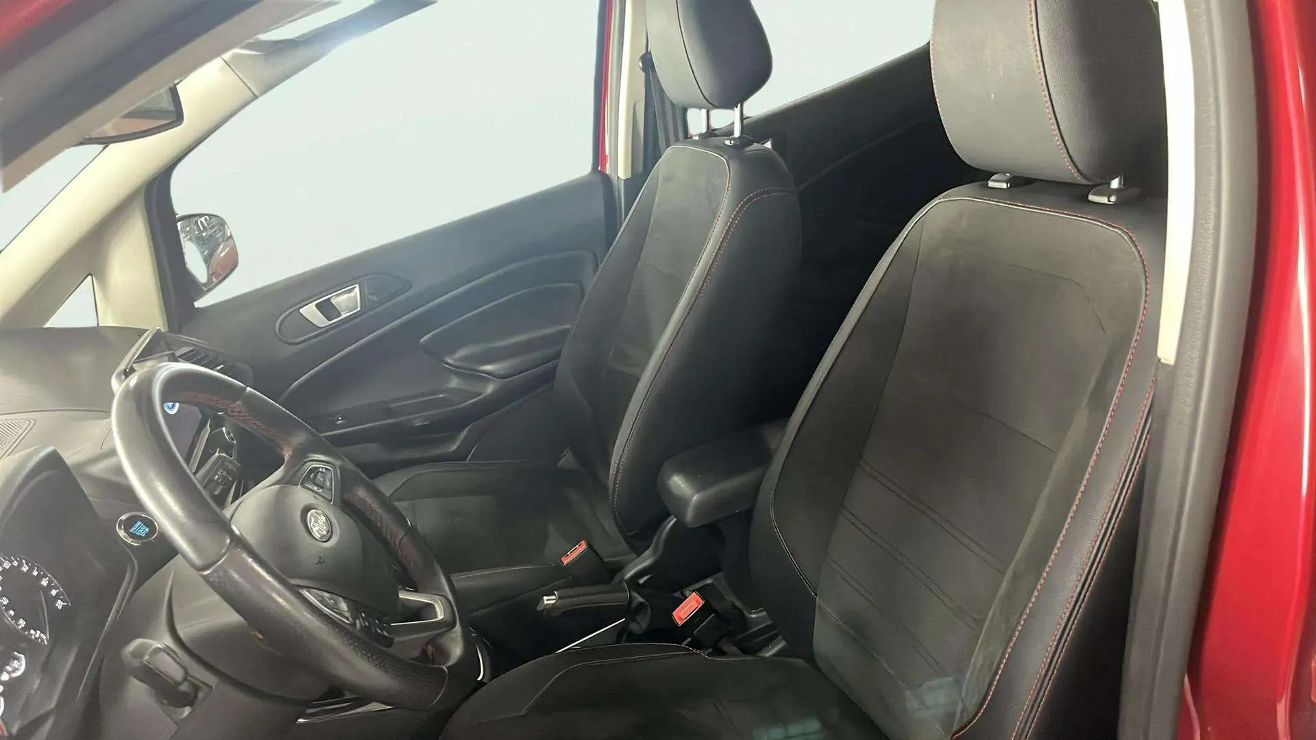Ford EcoSport 1.0T EcoBoost ST Line - foto 23