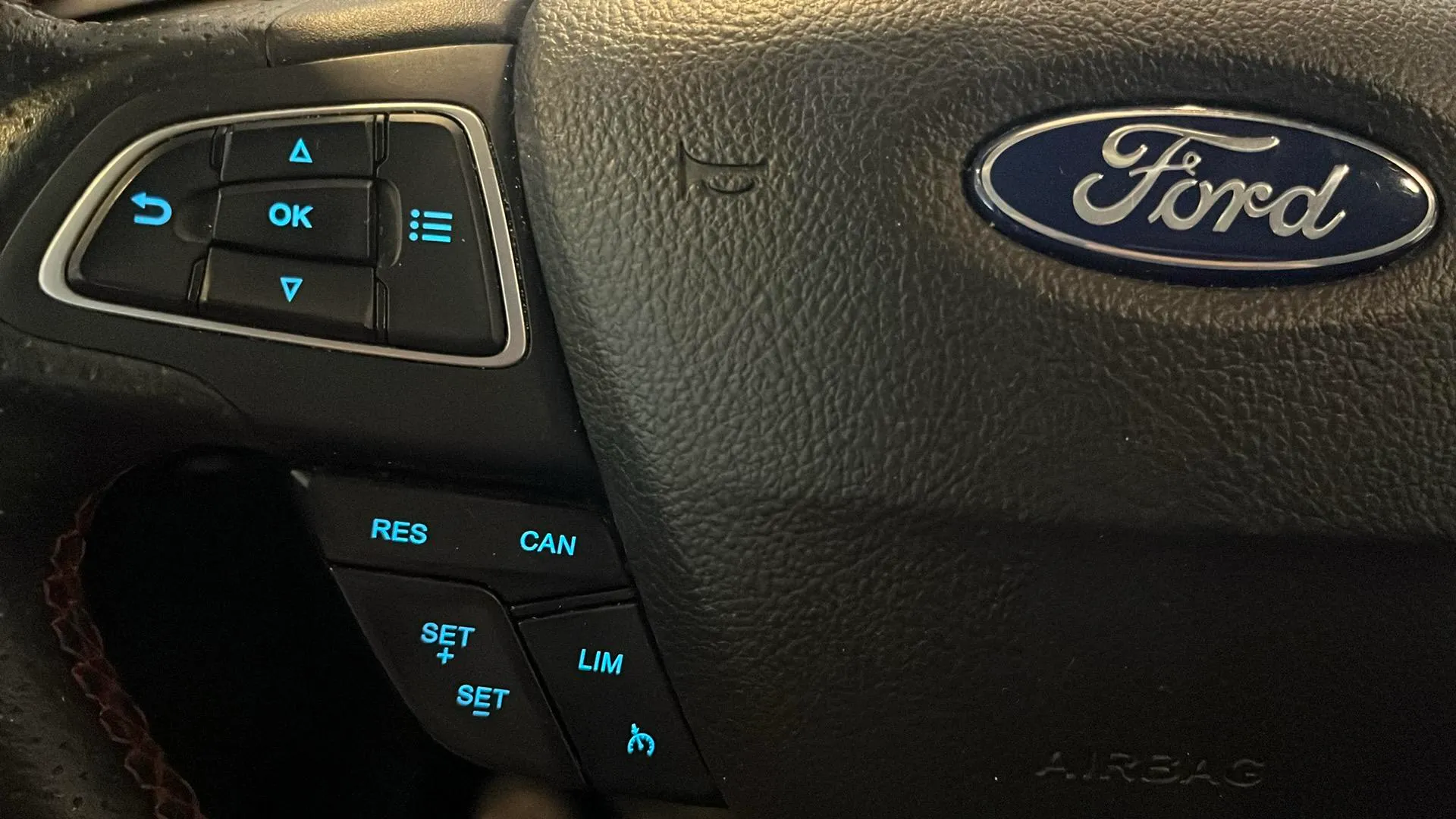 Ford EcoSport 1.0T EcoBoost ST Line - foto 11