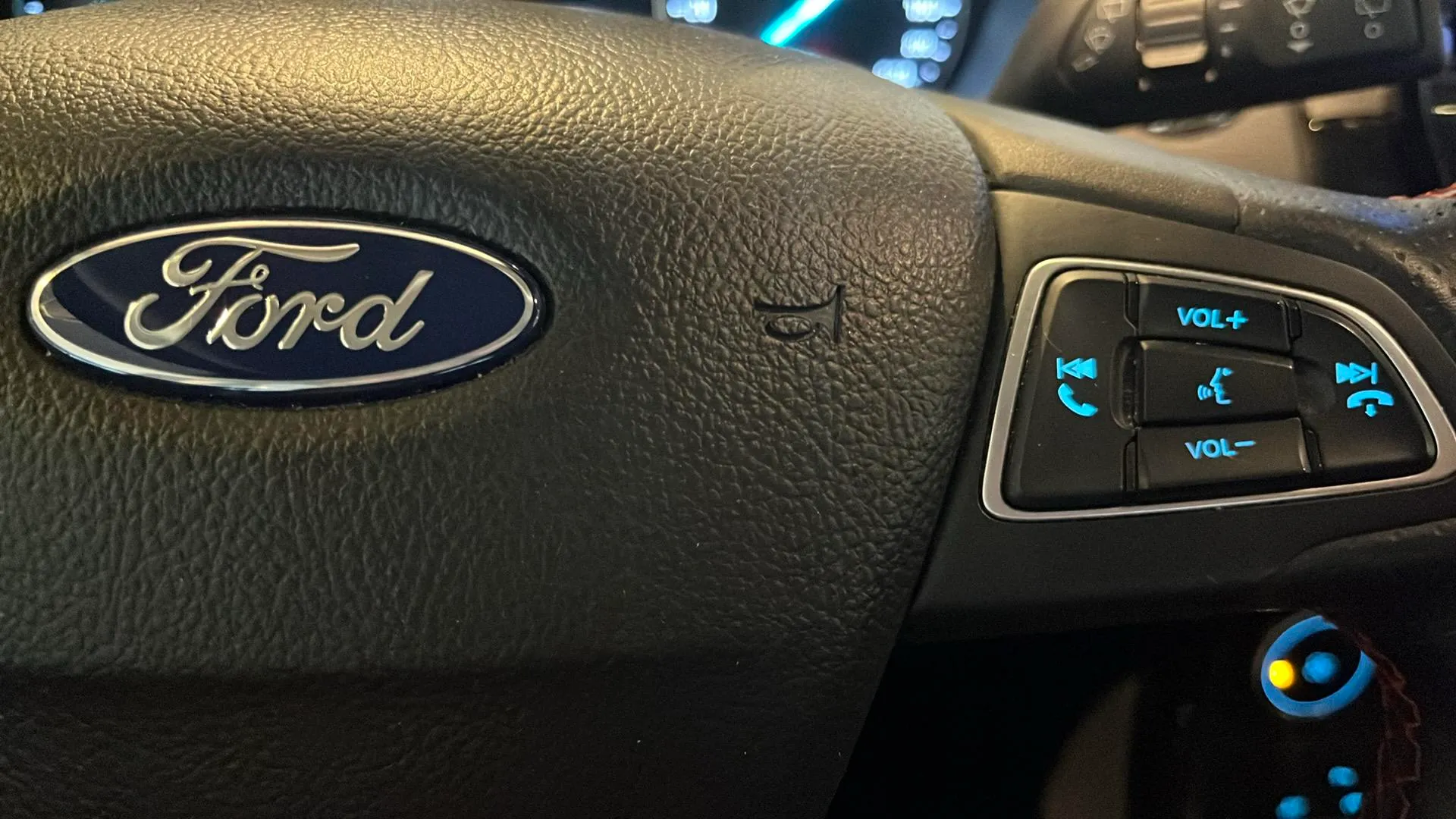 Ford EcoSport 1.0T EcoBoost ST Line - foto 12