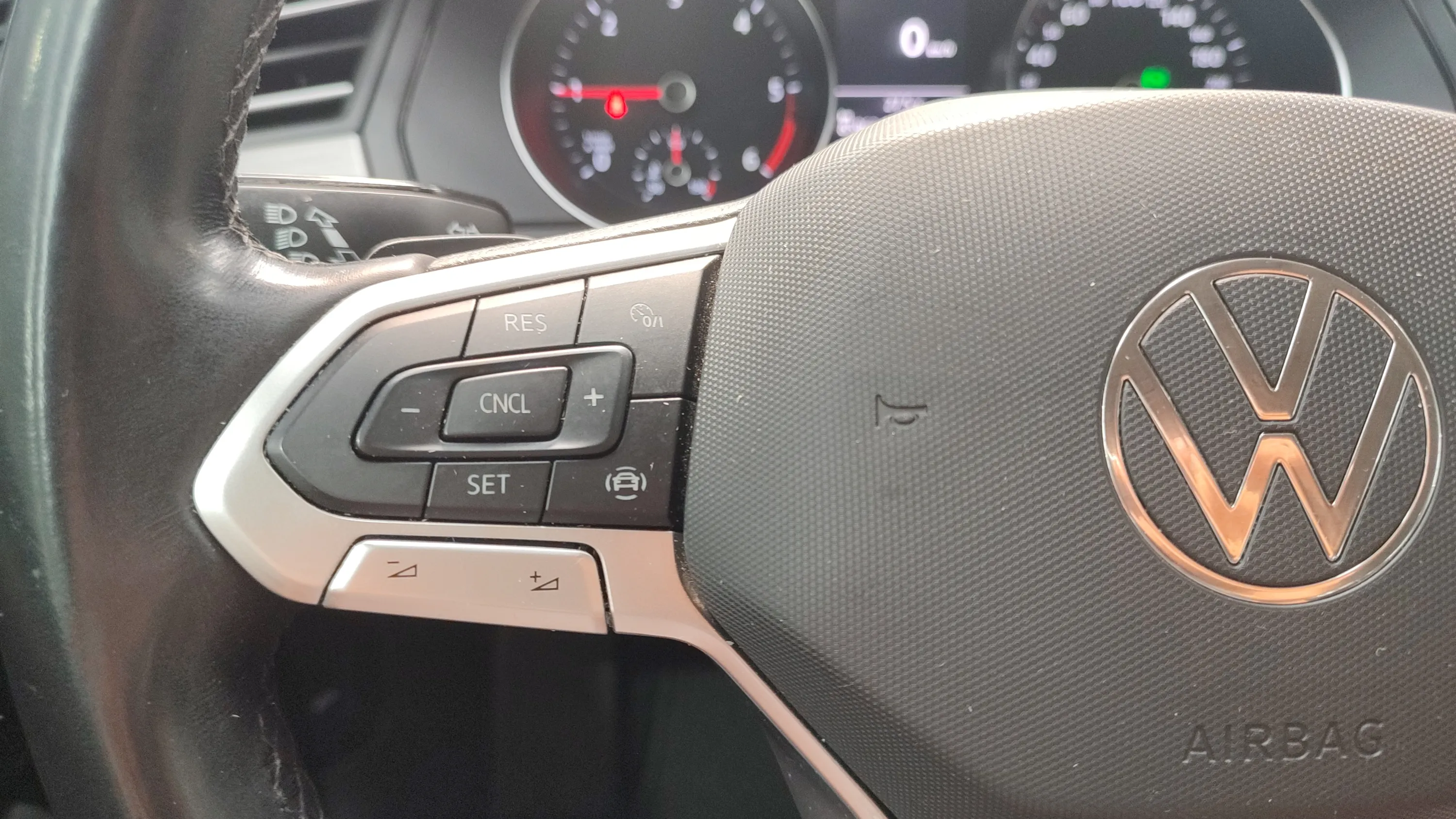 Volkswagen Passat 2.0 TDI DSG - foto 13
