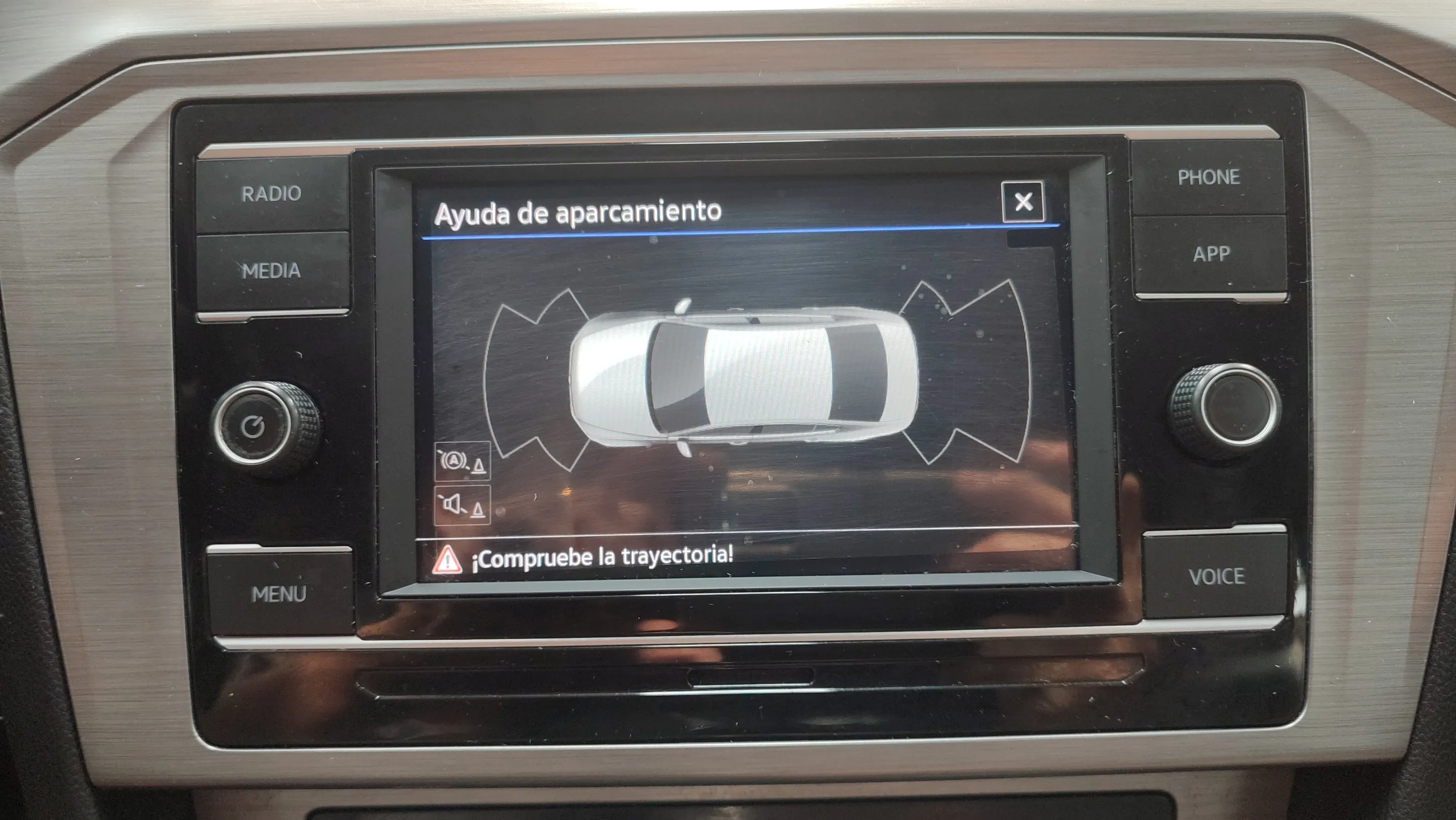 Volkswagen Passat 2.0 TDI DSG - foto 11