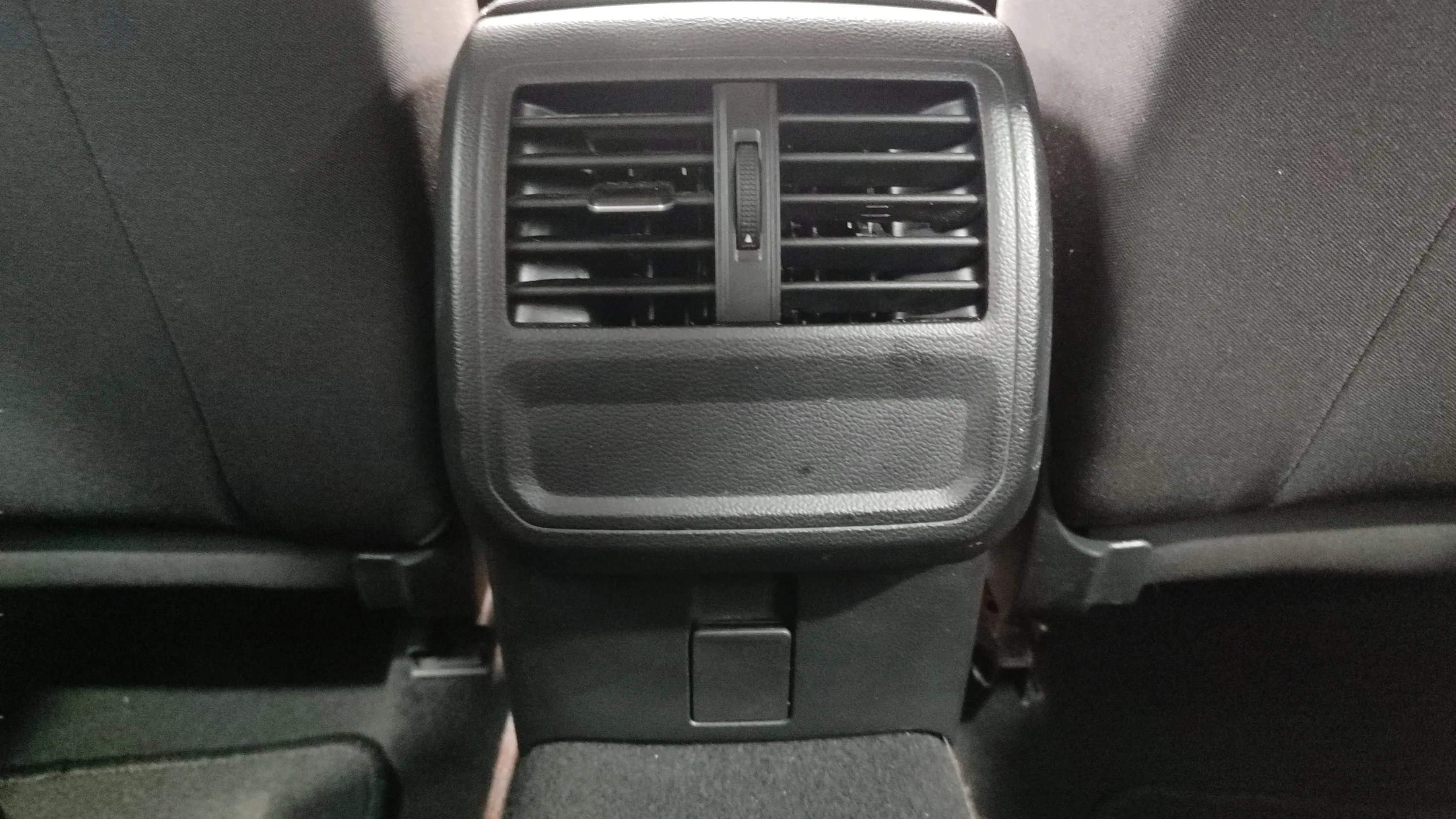 Volkswagen Passat 2.0 TDI DSG - foto 21