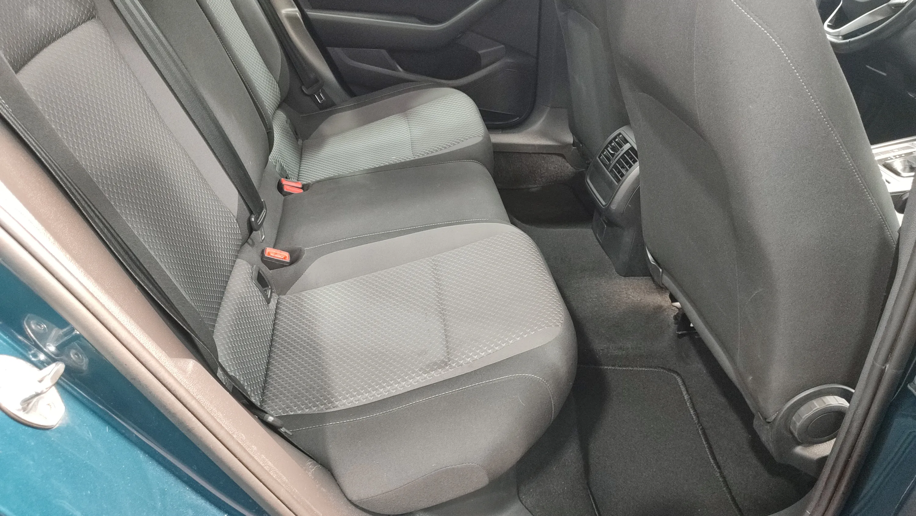 Volkswagen Passat 2.0 TDI DSG - foto 28